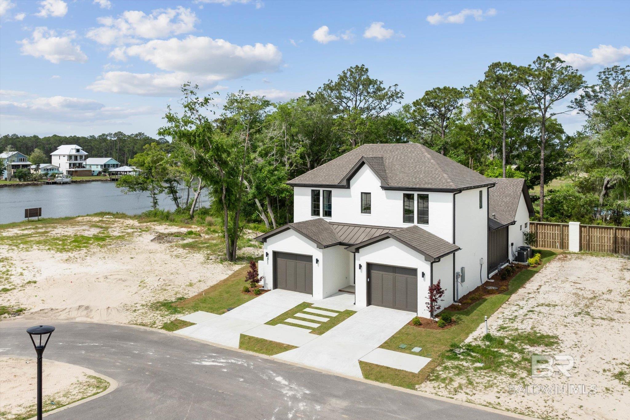 853 Inlet Circle