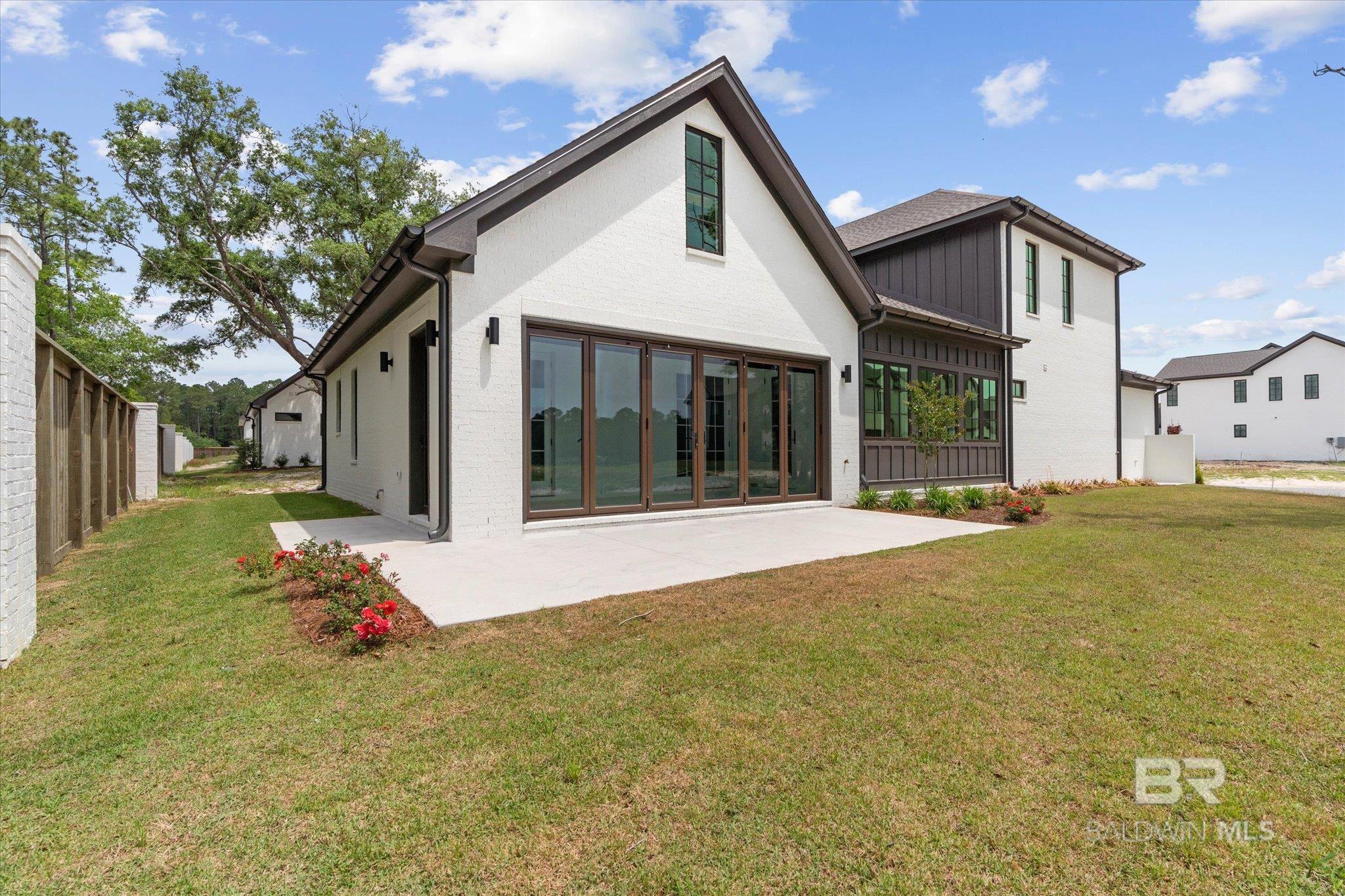853 Inlet Circle