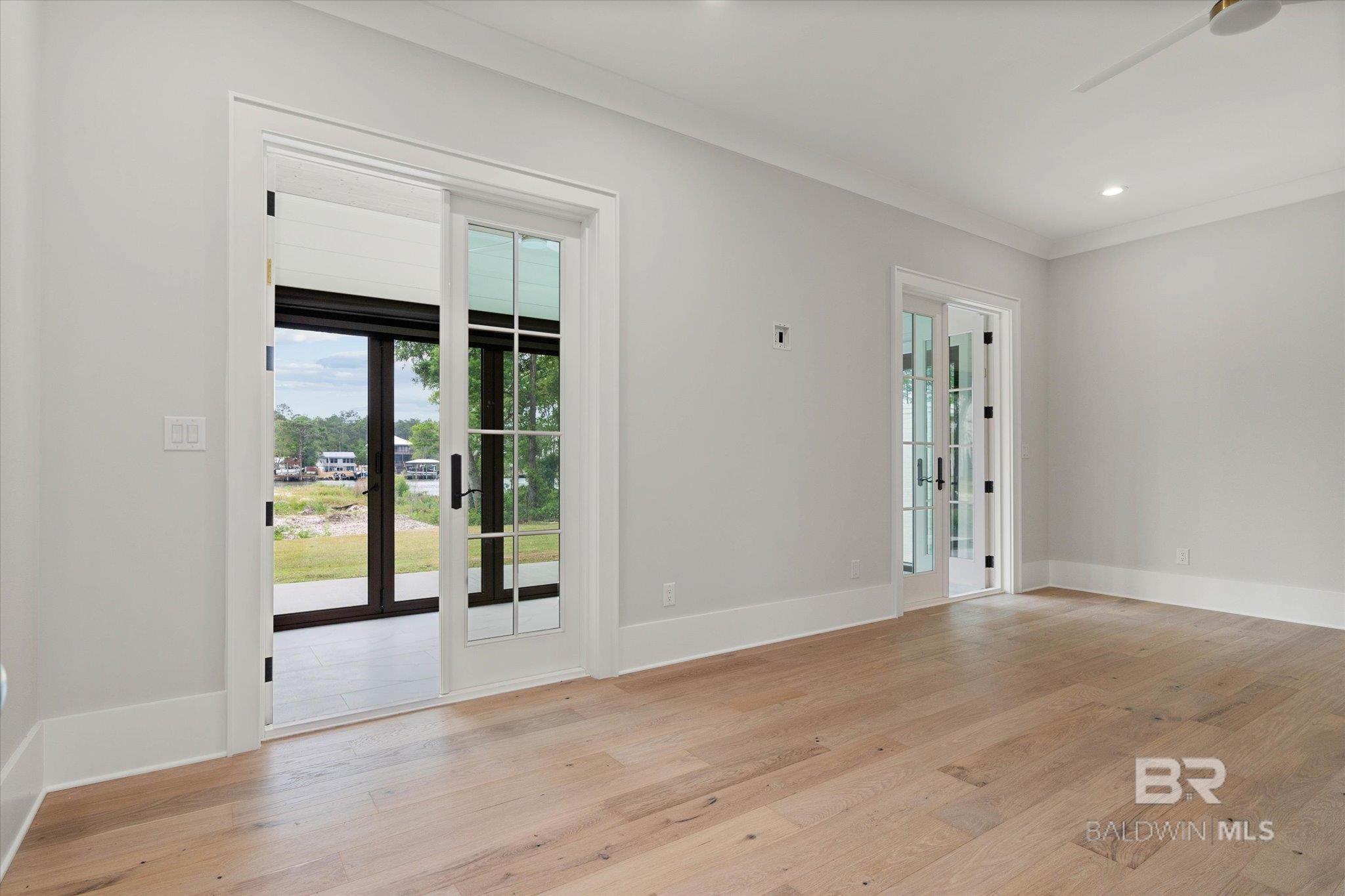 853 Inlet Circle