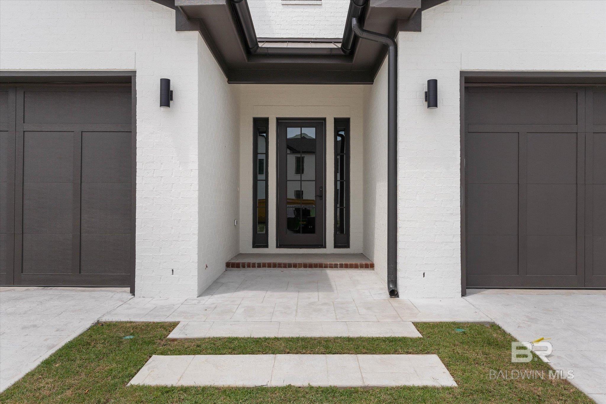 853 Inlet Circle