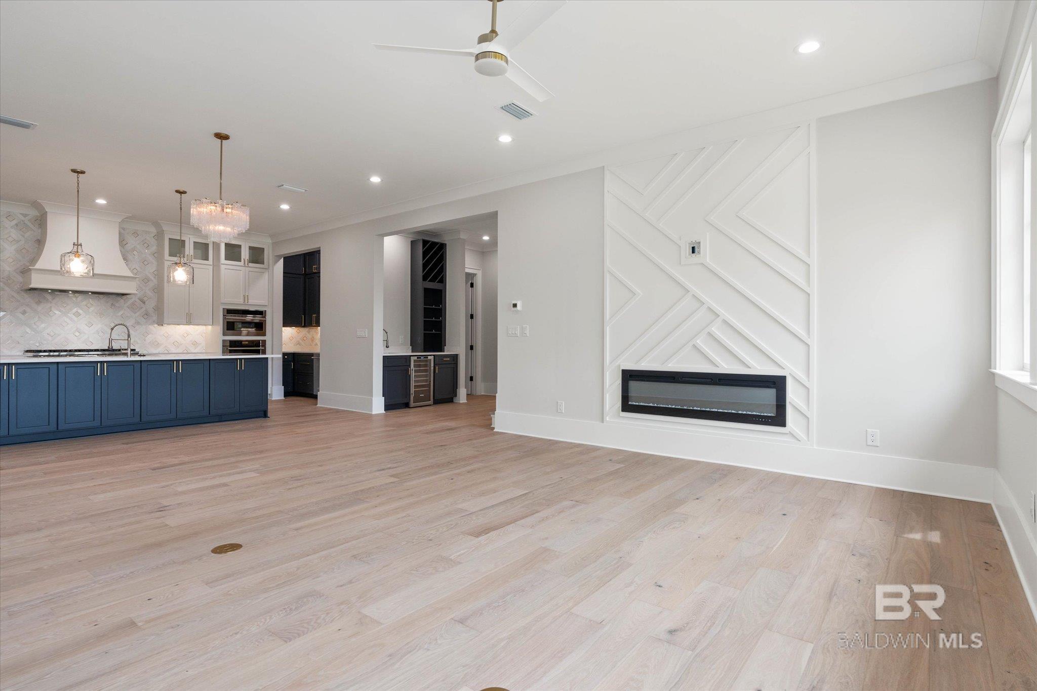 853 Inlet Circle