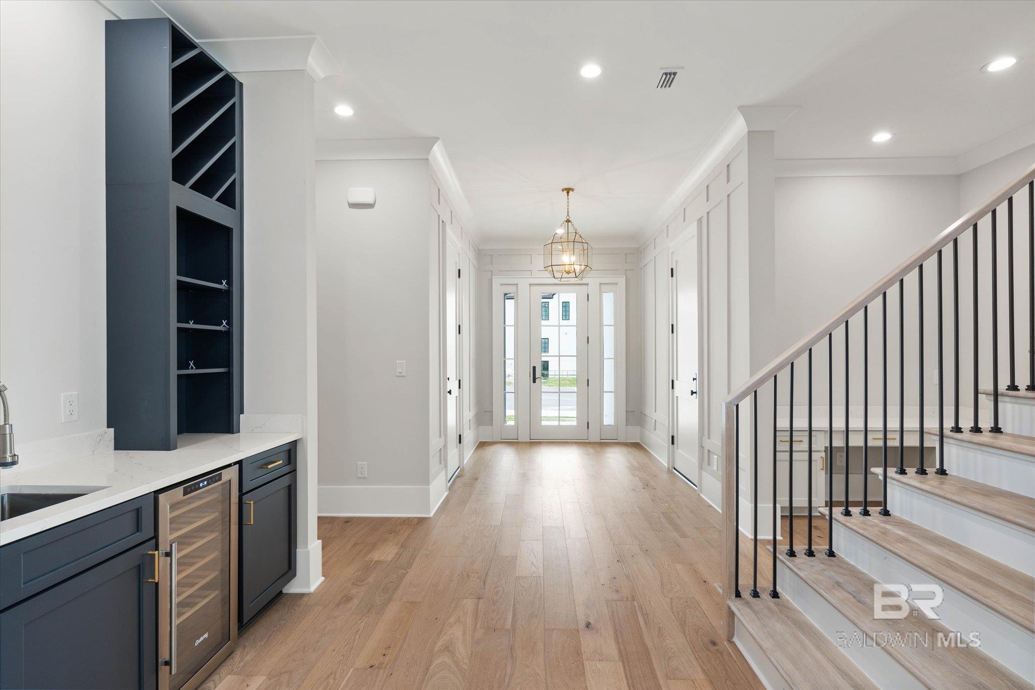 853 Inlet Circle