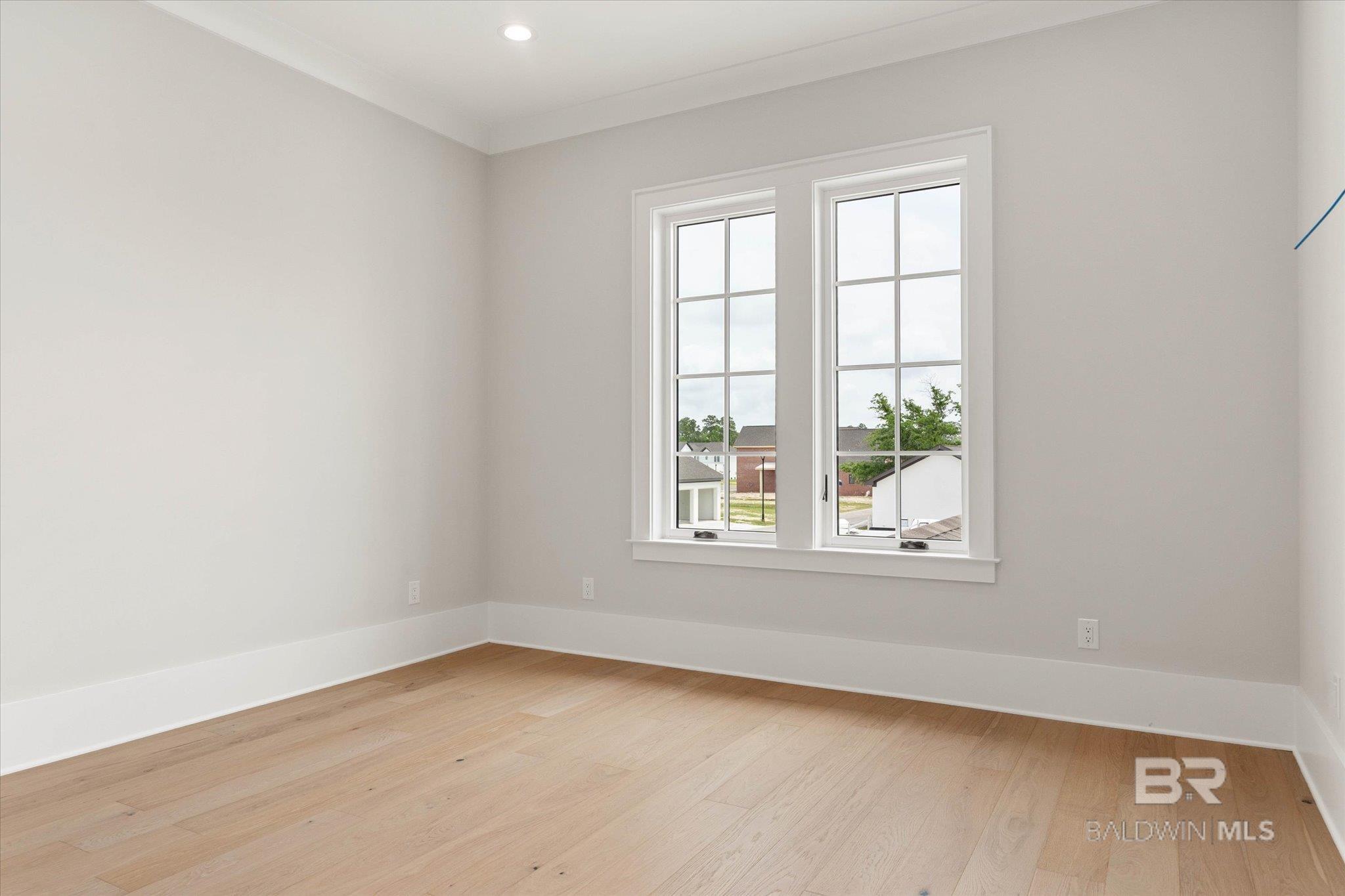 853 Inlet Circle