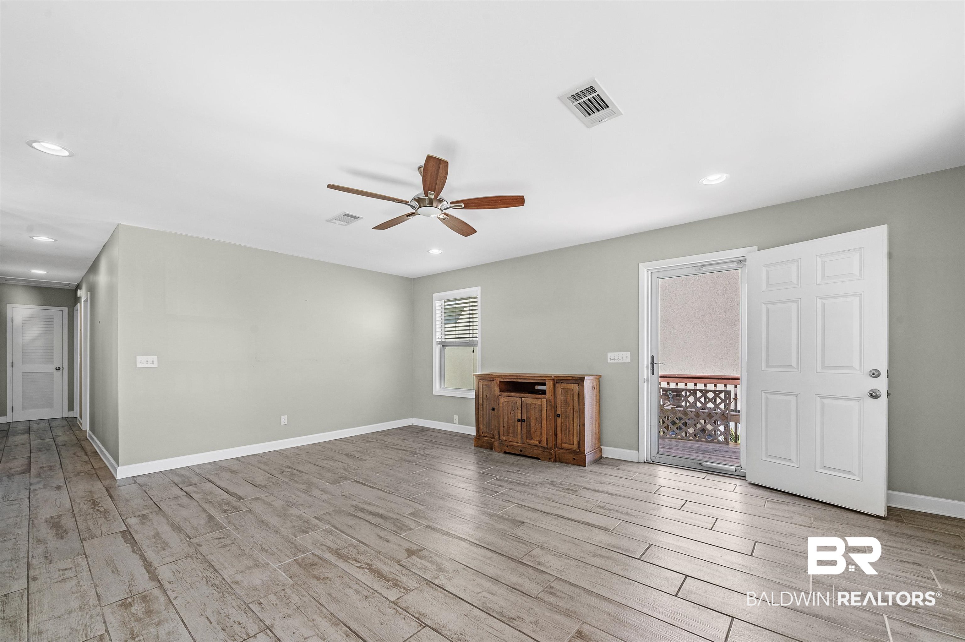328 W Beach Boulevard