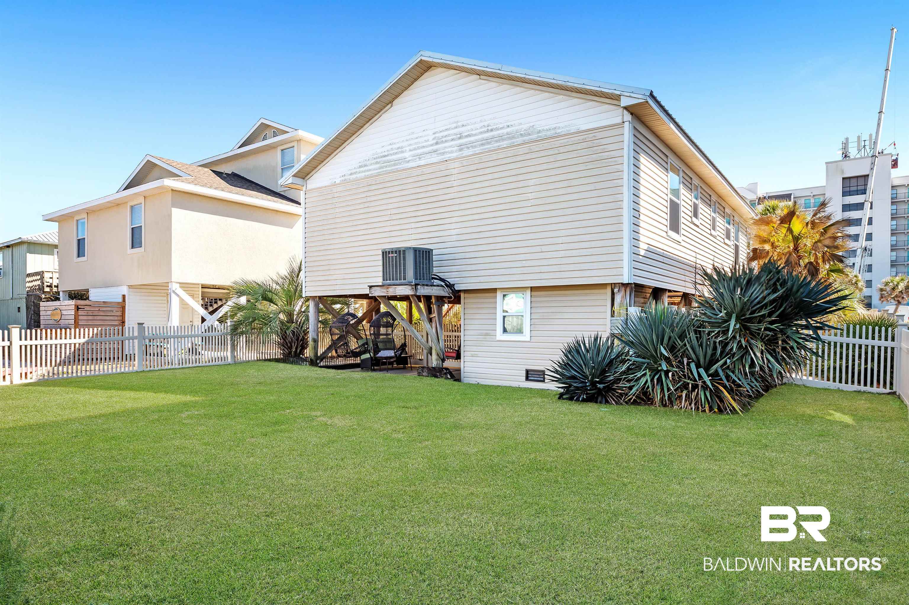 328 W Beach Boulevard