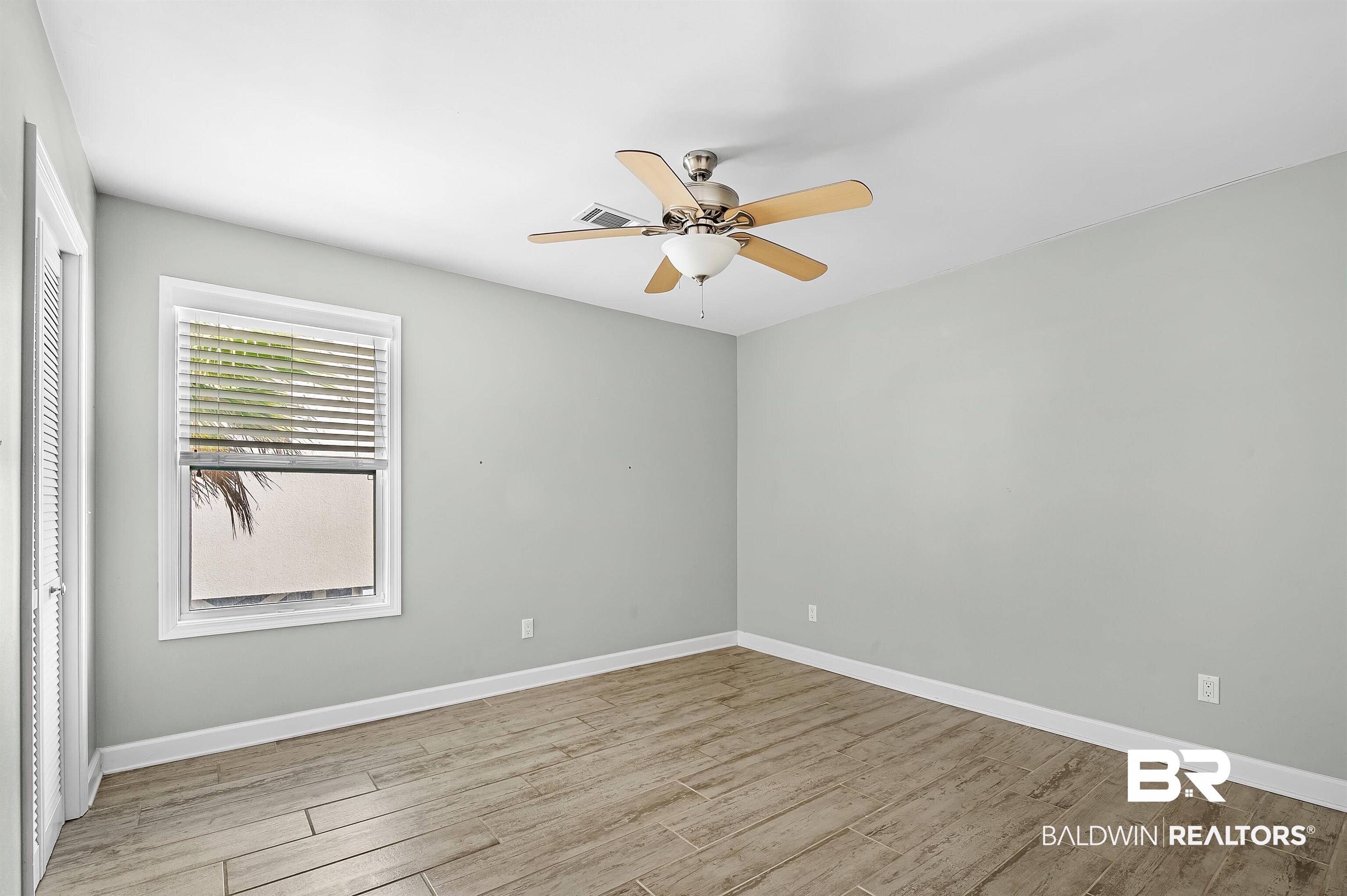 328 W Beach Boulevard