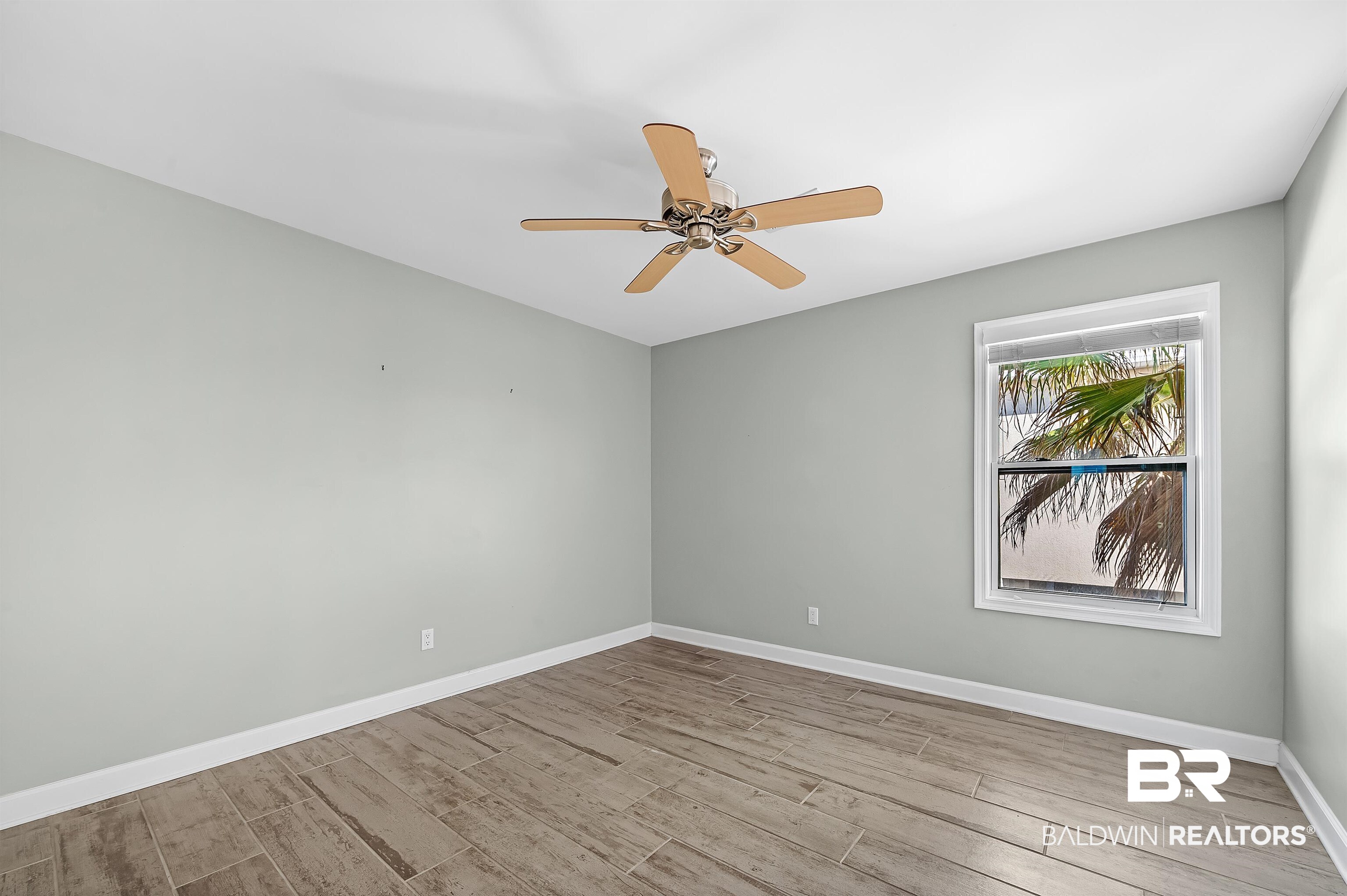 328 W Beach Boulevard