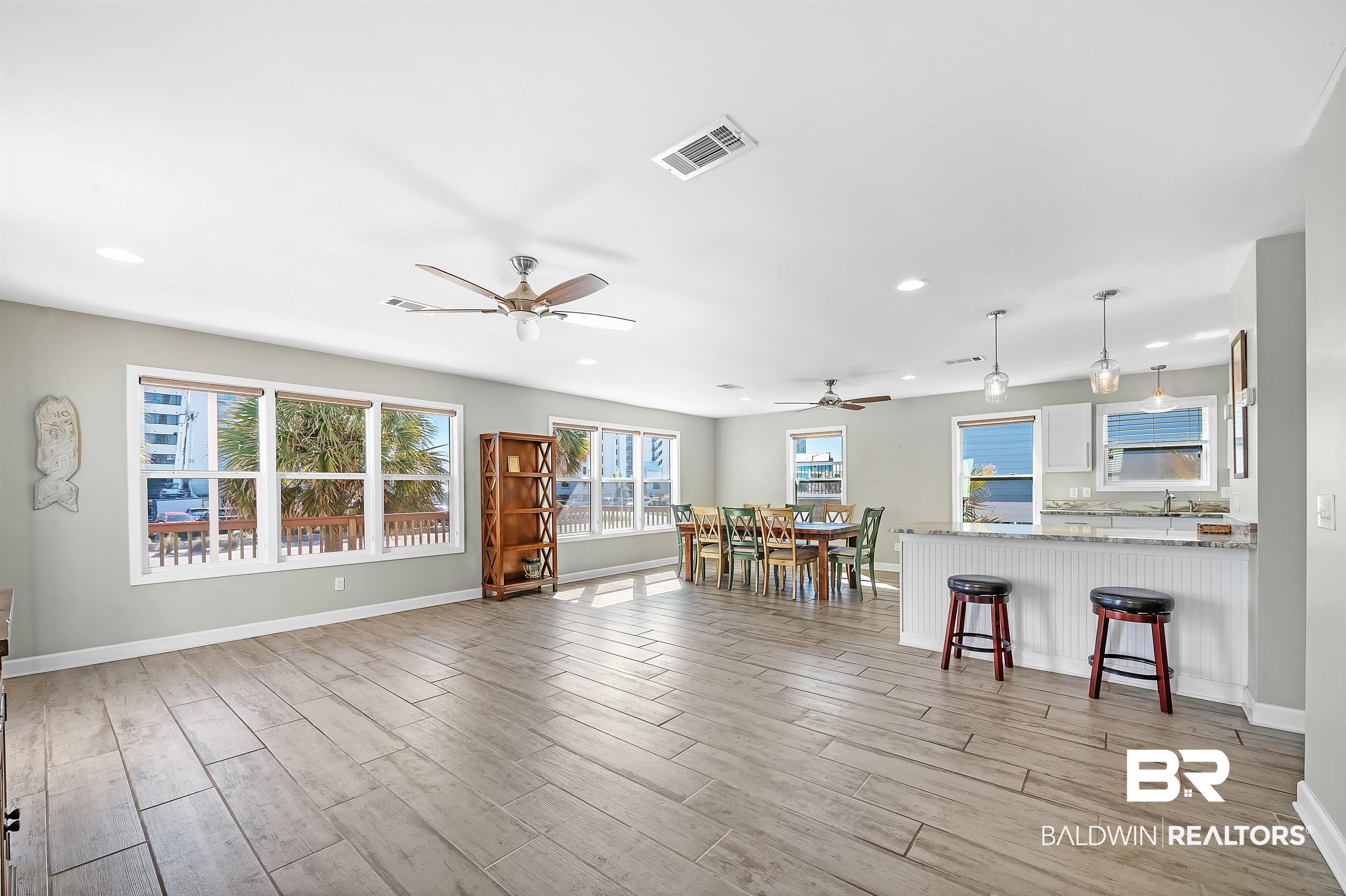 328 W Beach Boulevard