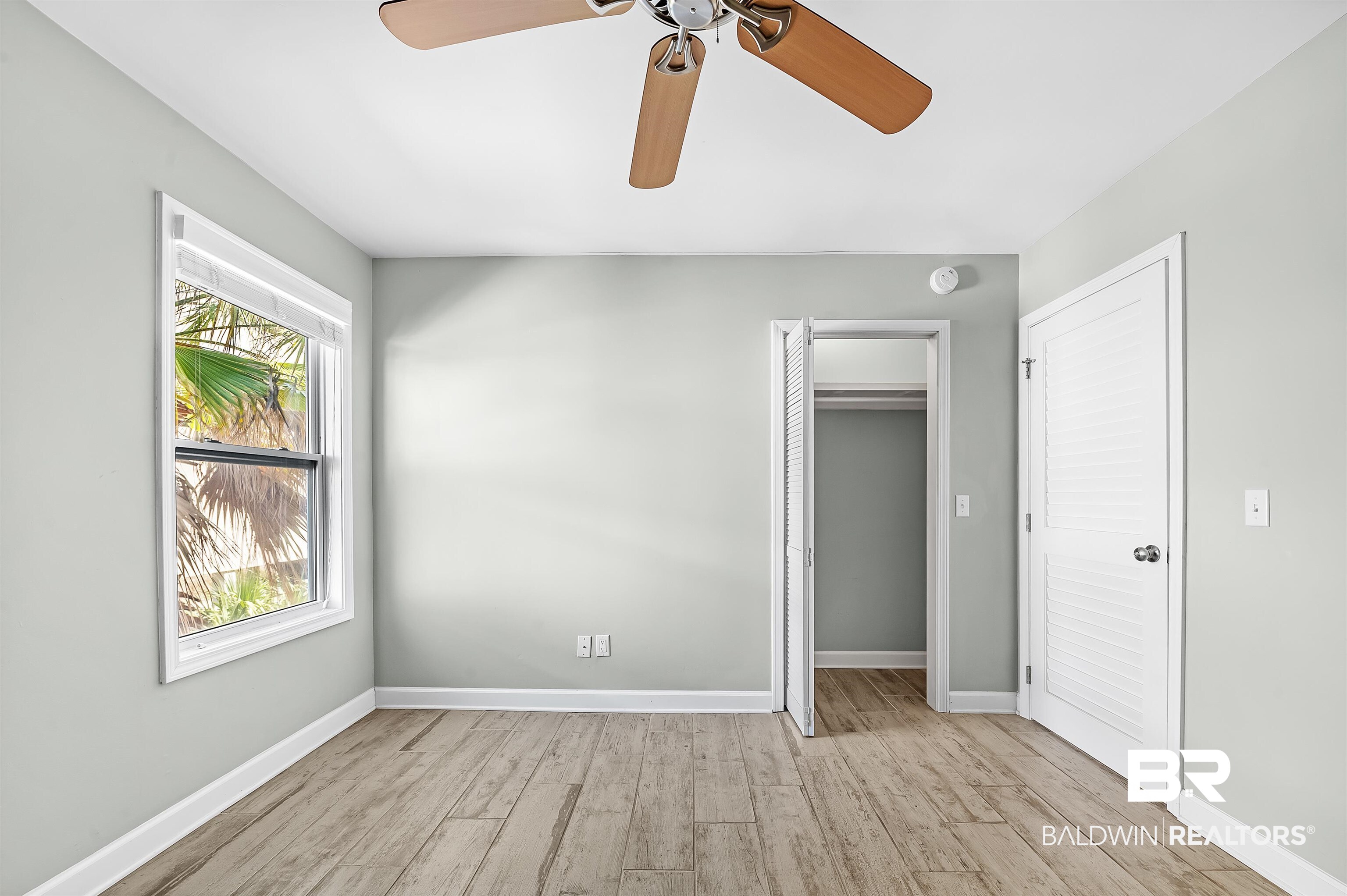 328 W Beach Boulevard