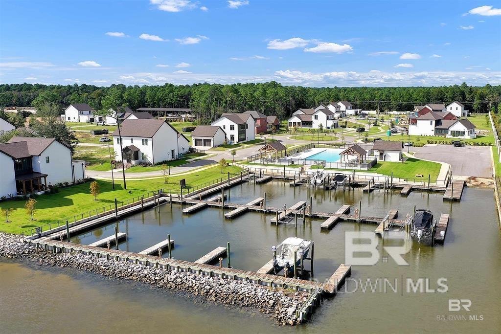 913 Inlet Circle