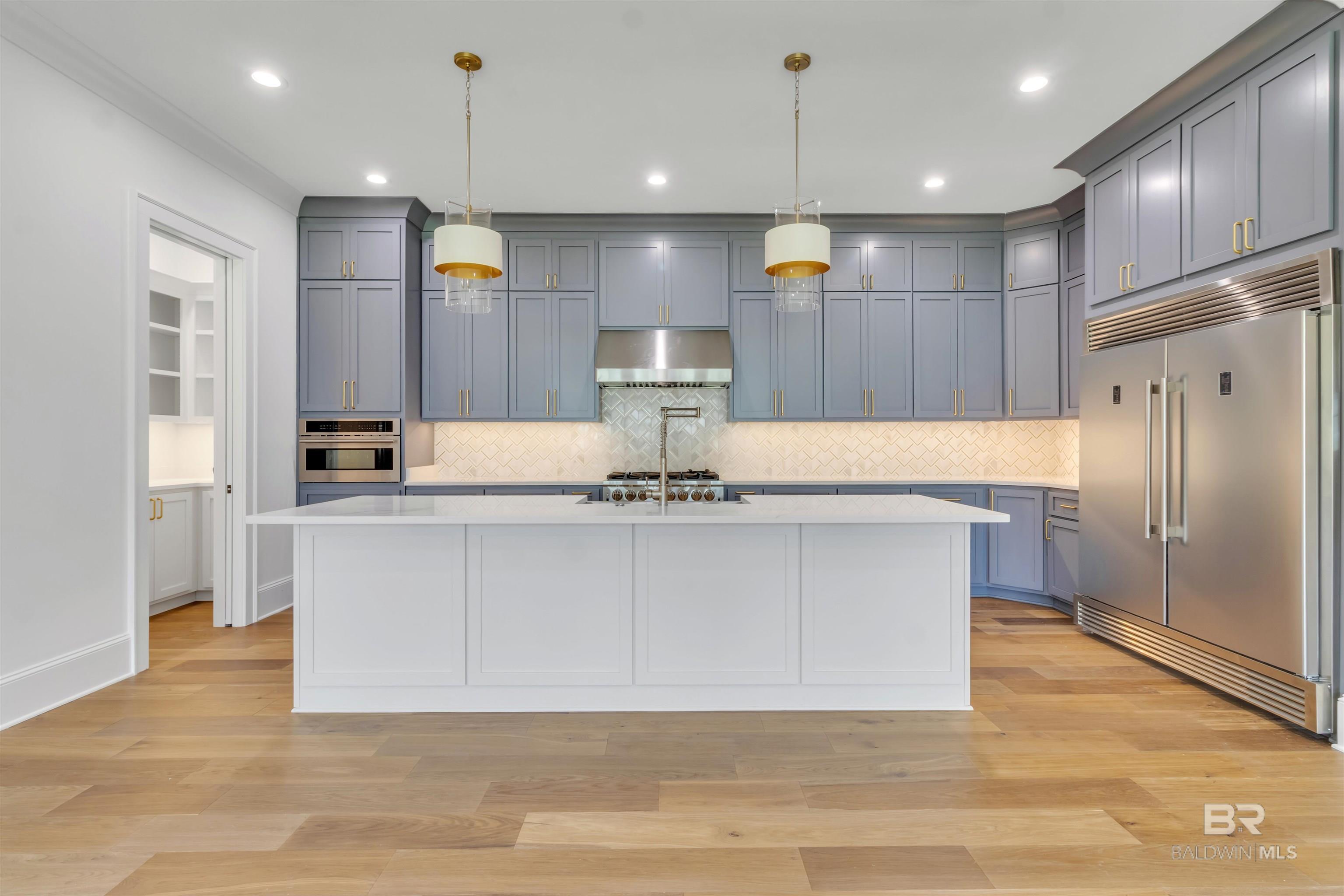 841 Inlet Circle