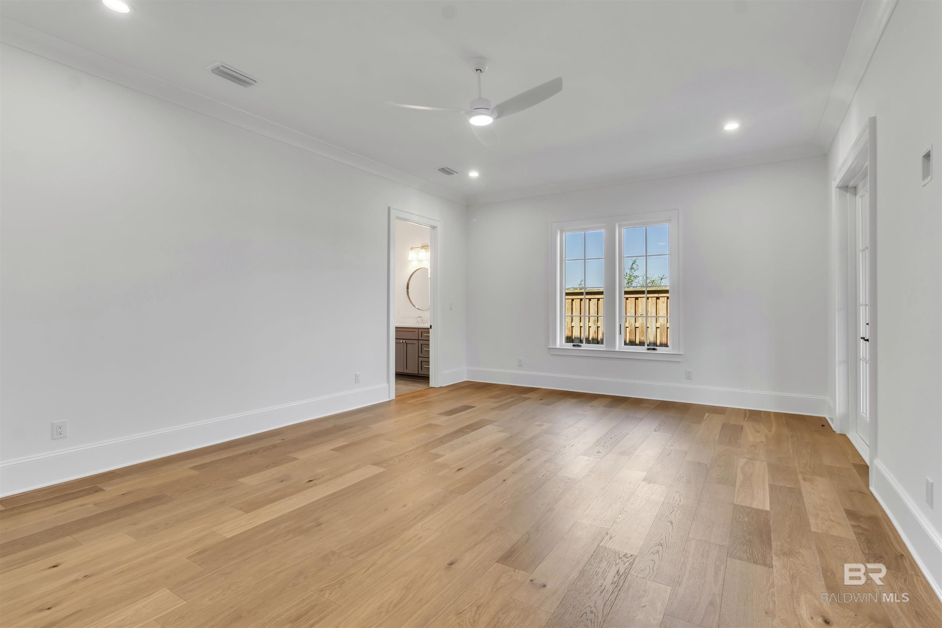 841 Inlet Circle