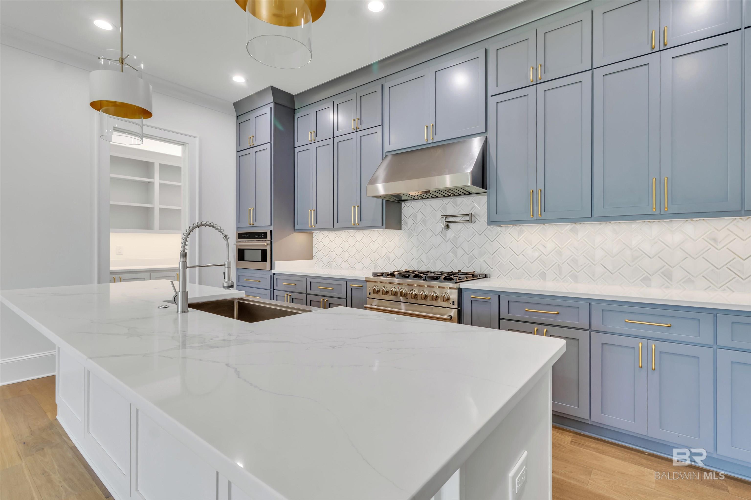 841 Inlet Circle