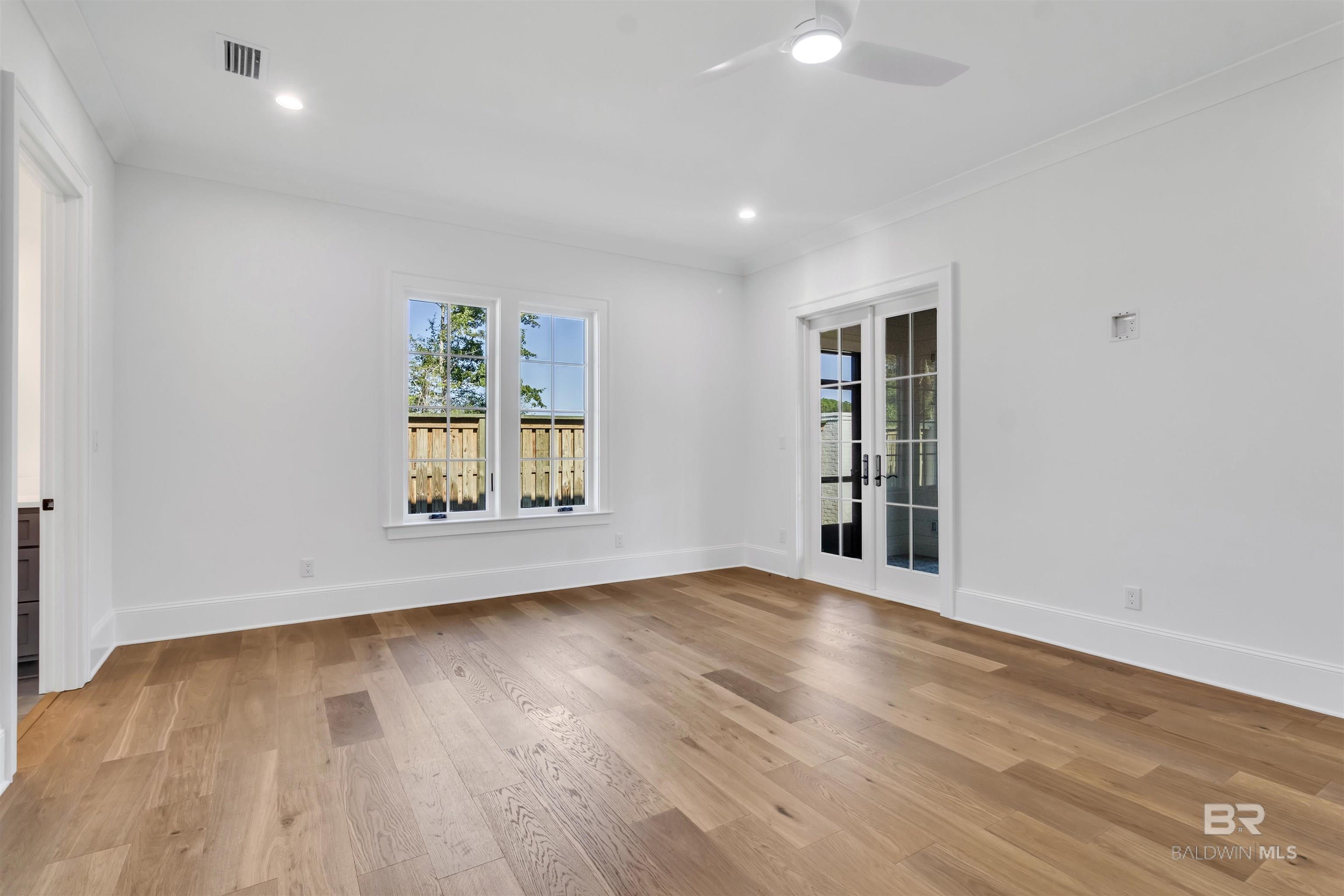 841 Inlet Circle