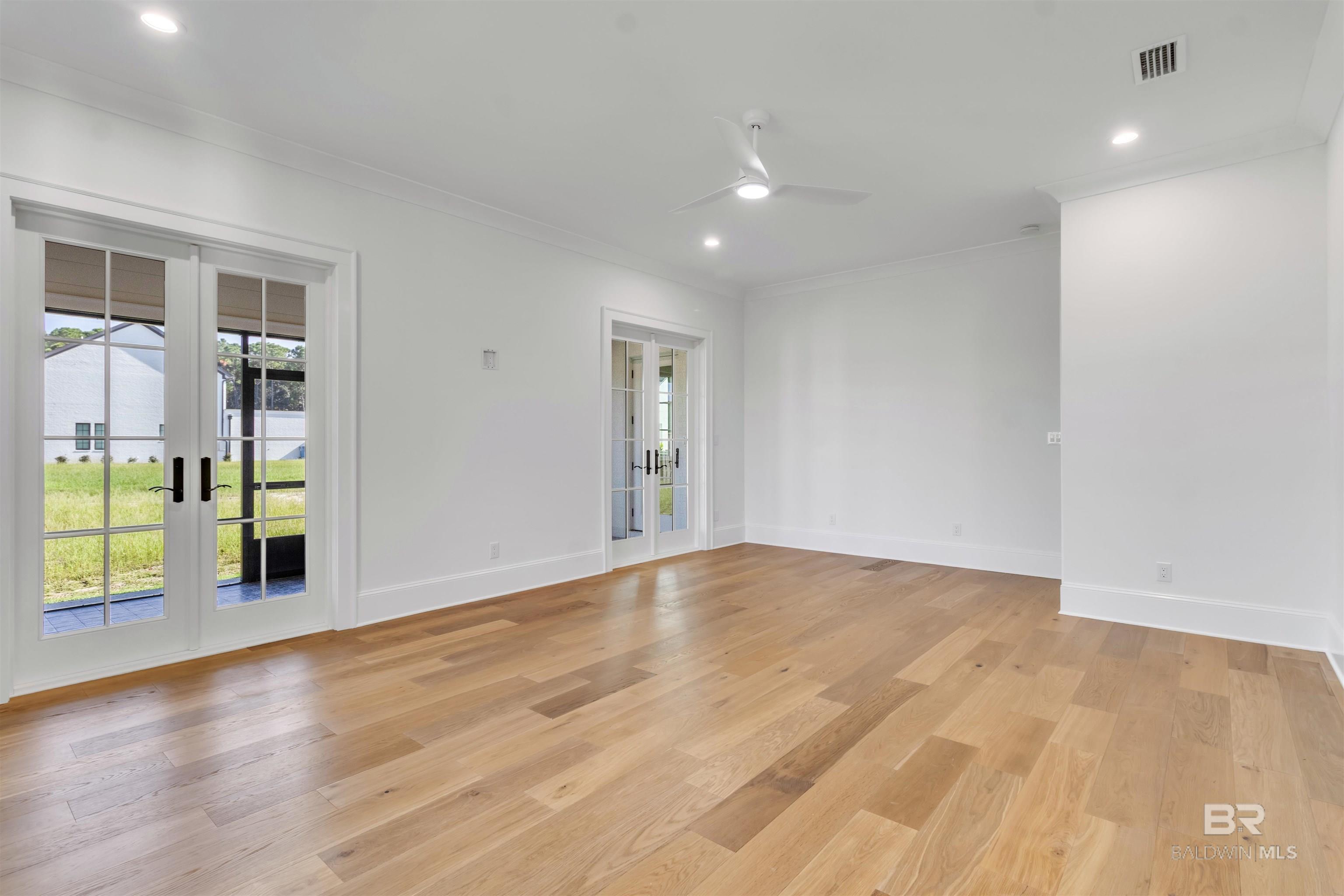 841 Inlet Circle