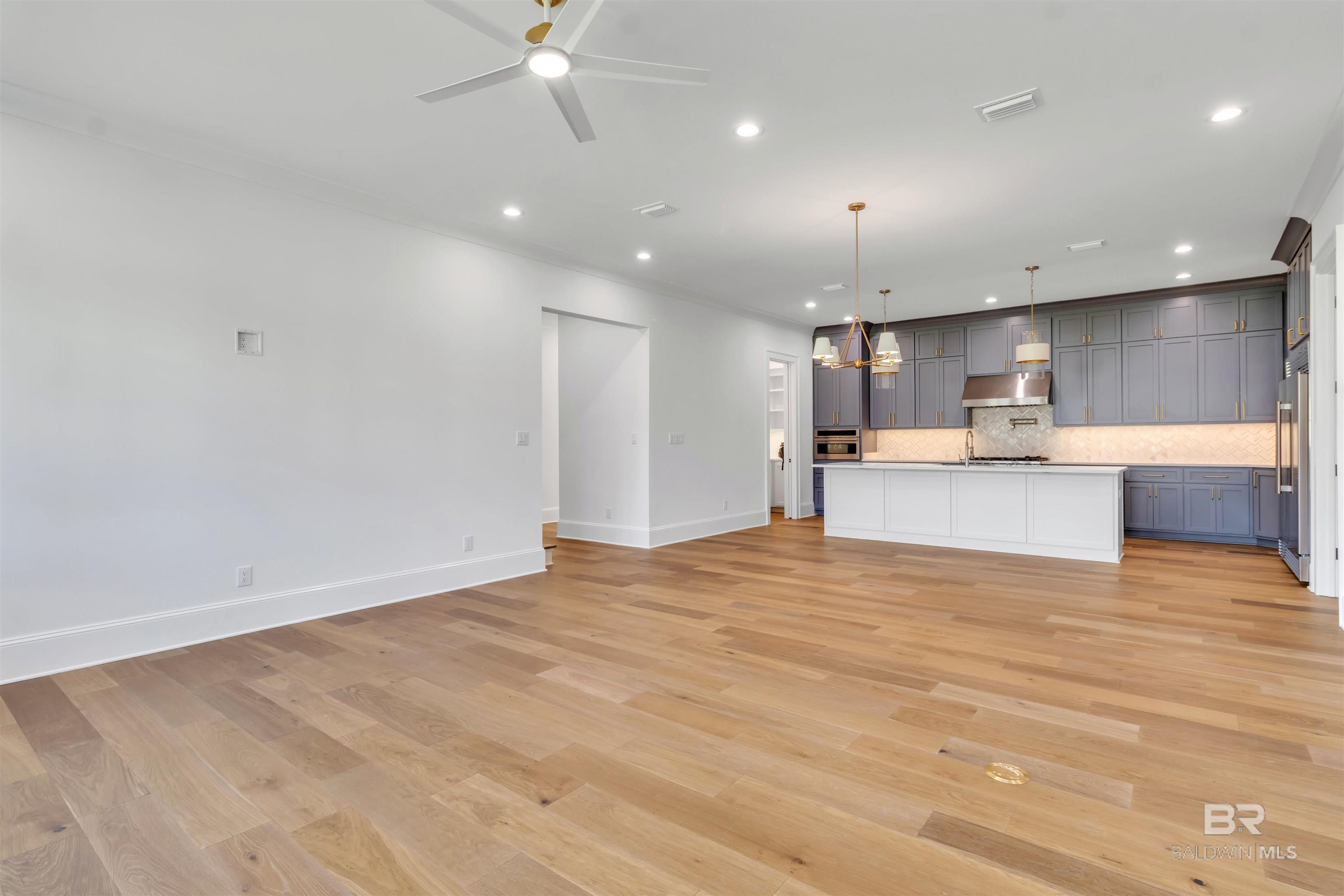 841 Inlet Circle
