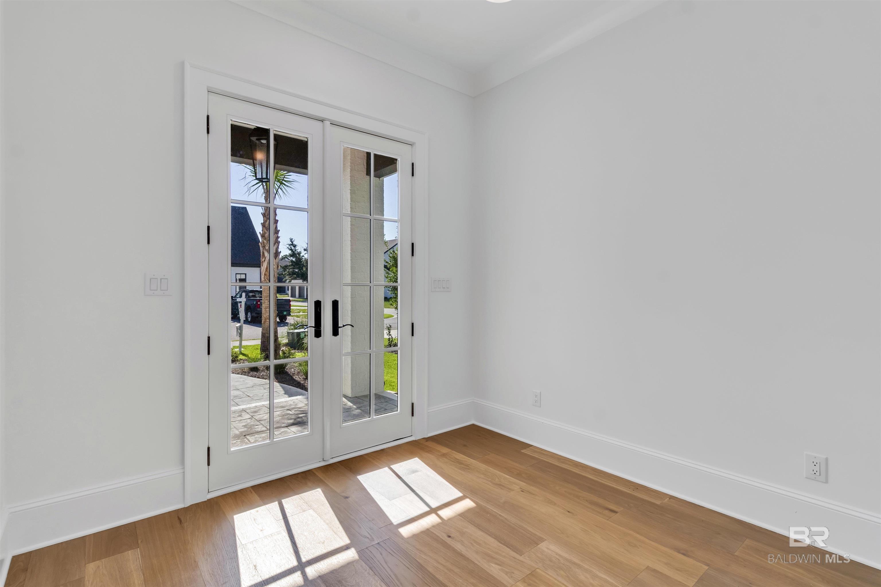 841 Inlet Circle