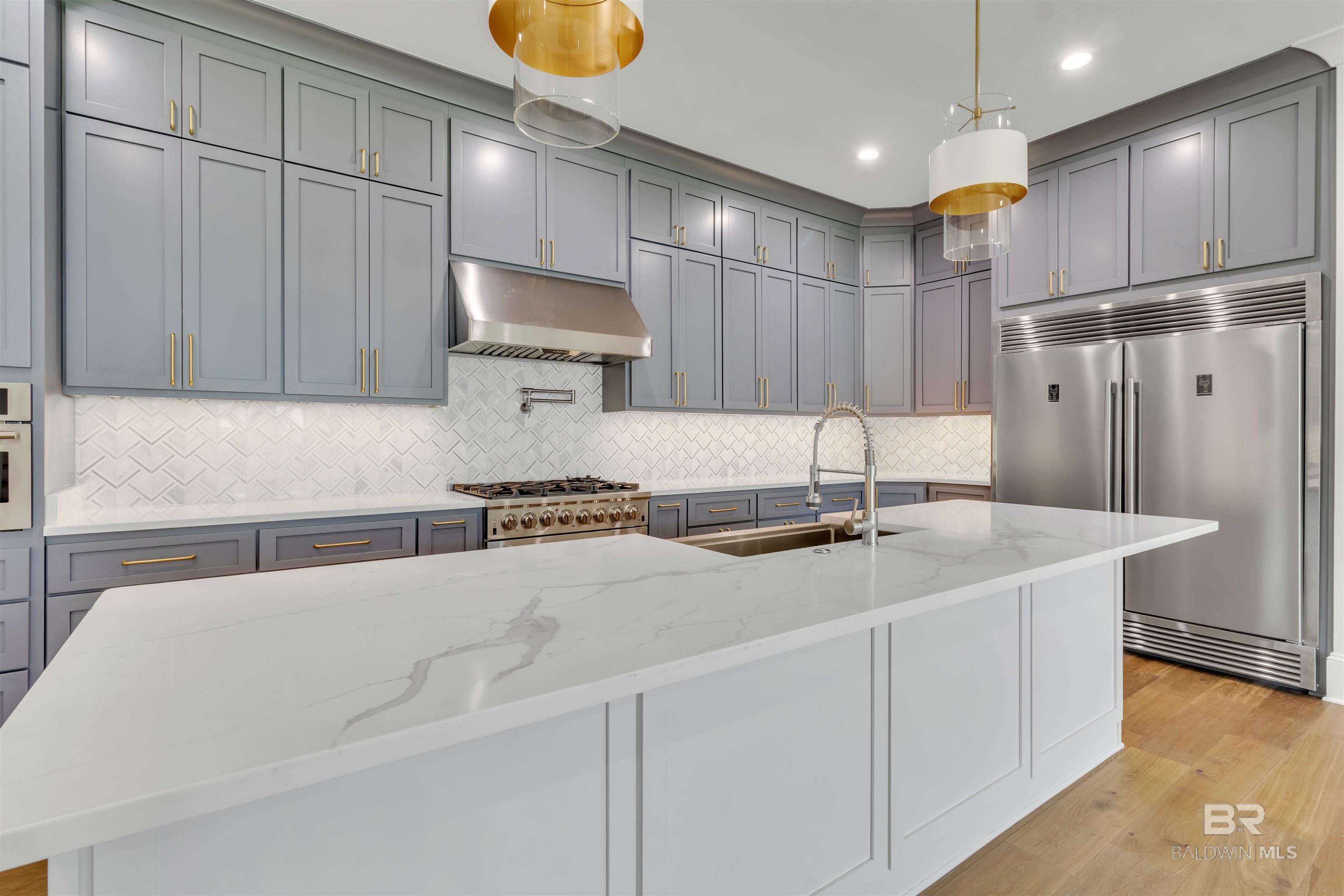 841 Inlet Circle
