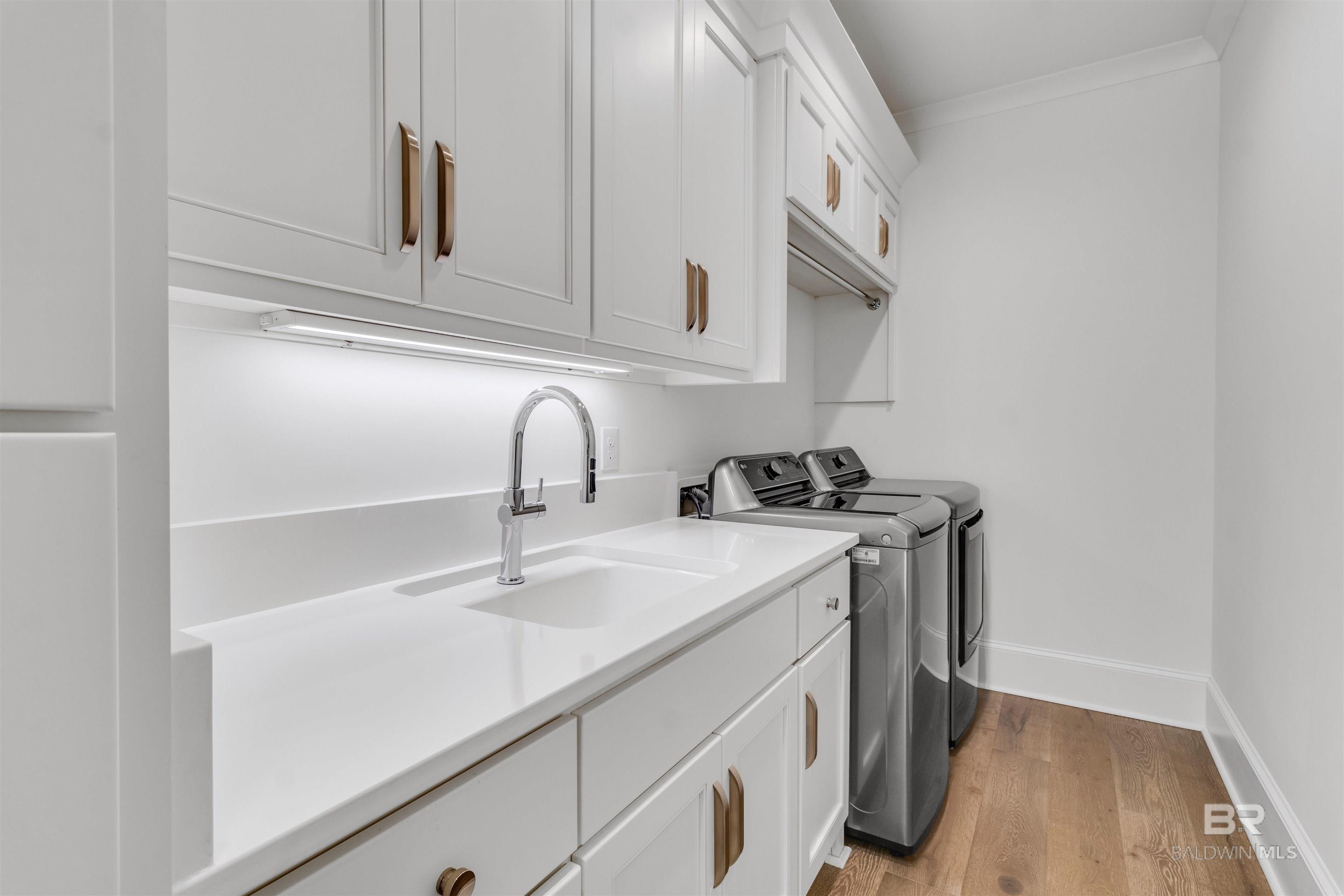 2820 Straits Boulevard