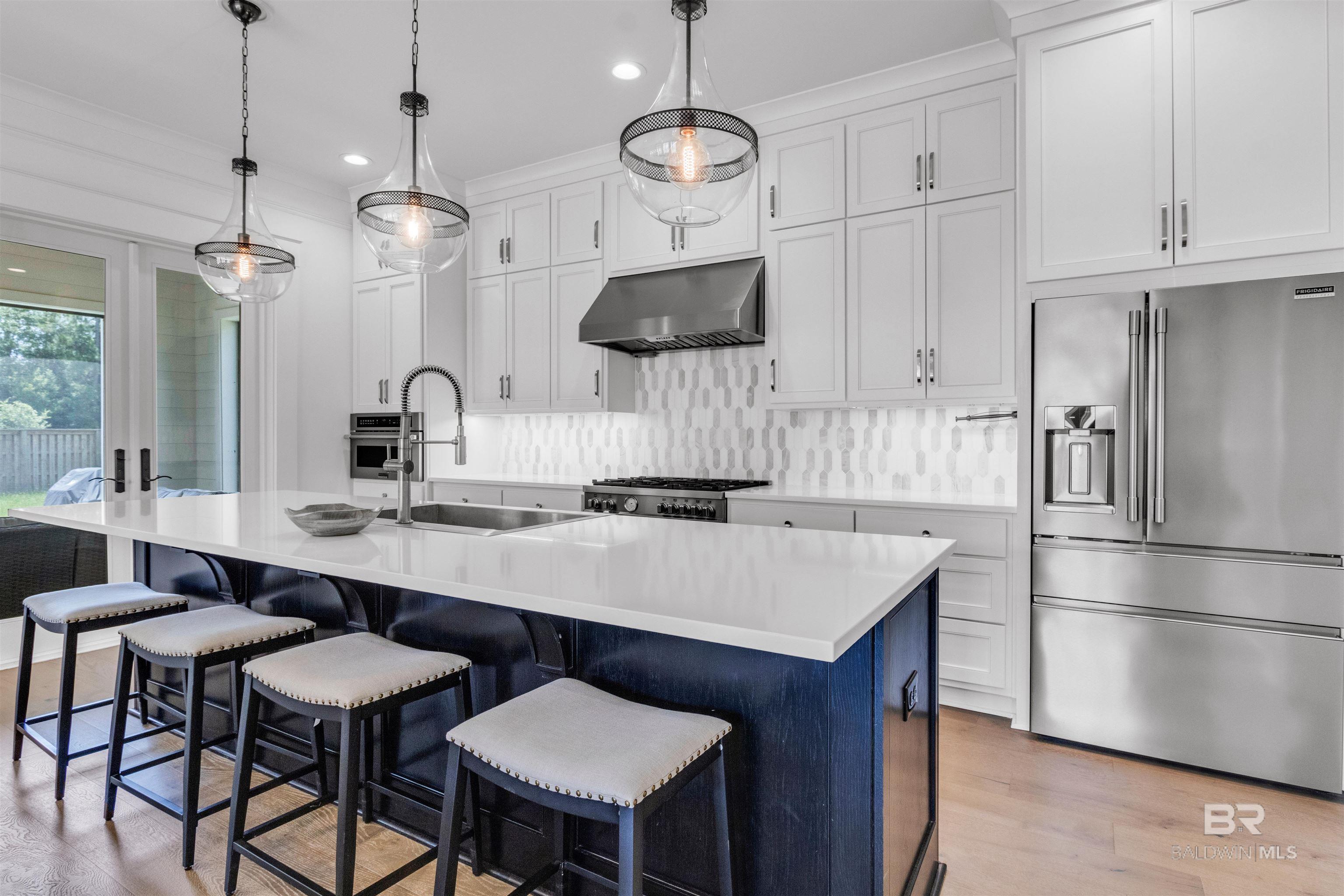 2820 Straits Boulevard