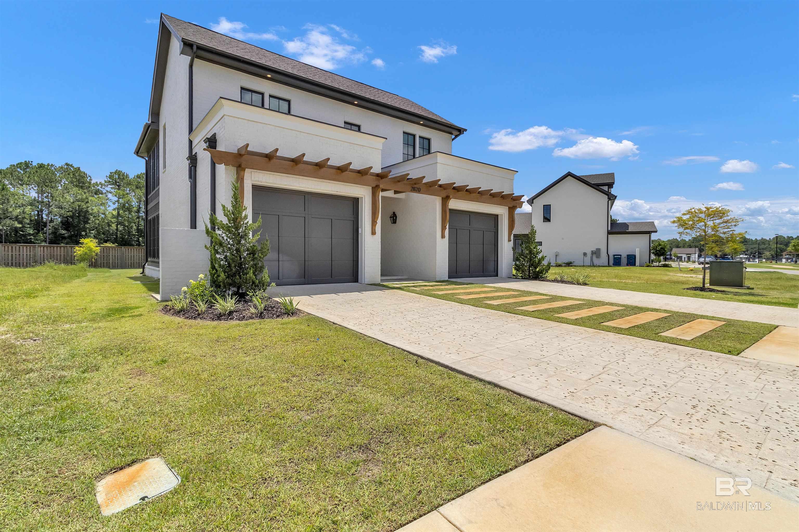 2820 Straits Boulevard