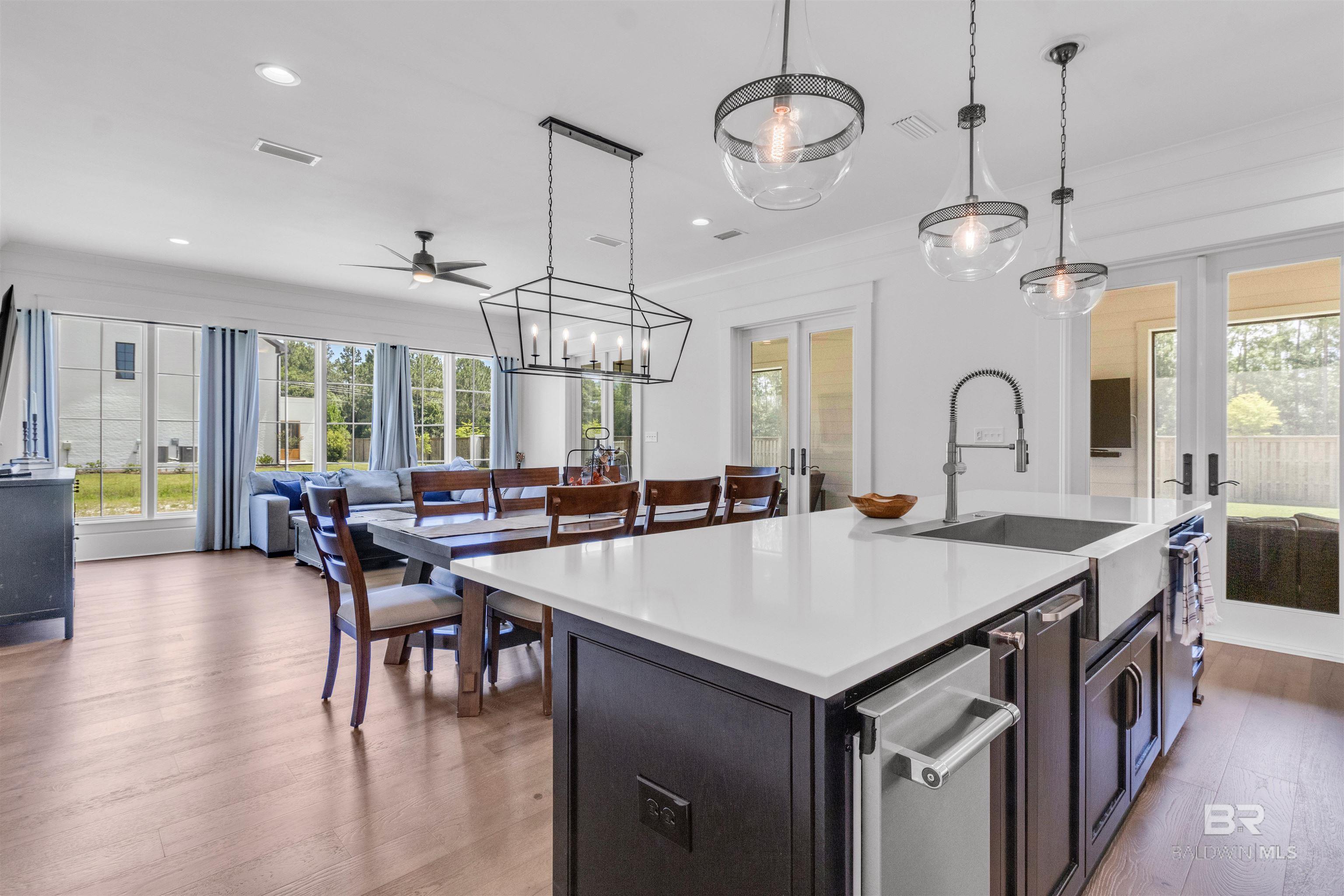 2820 Straits Boulevard