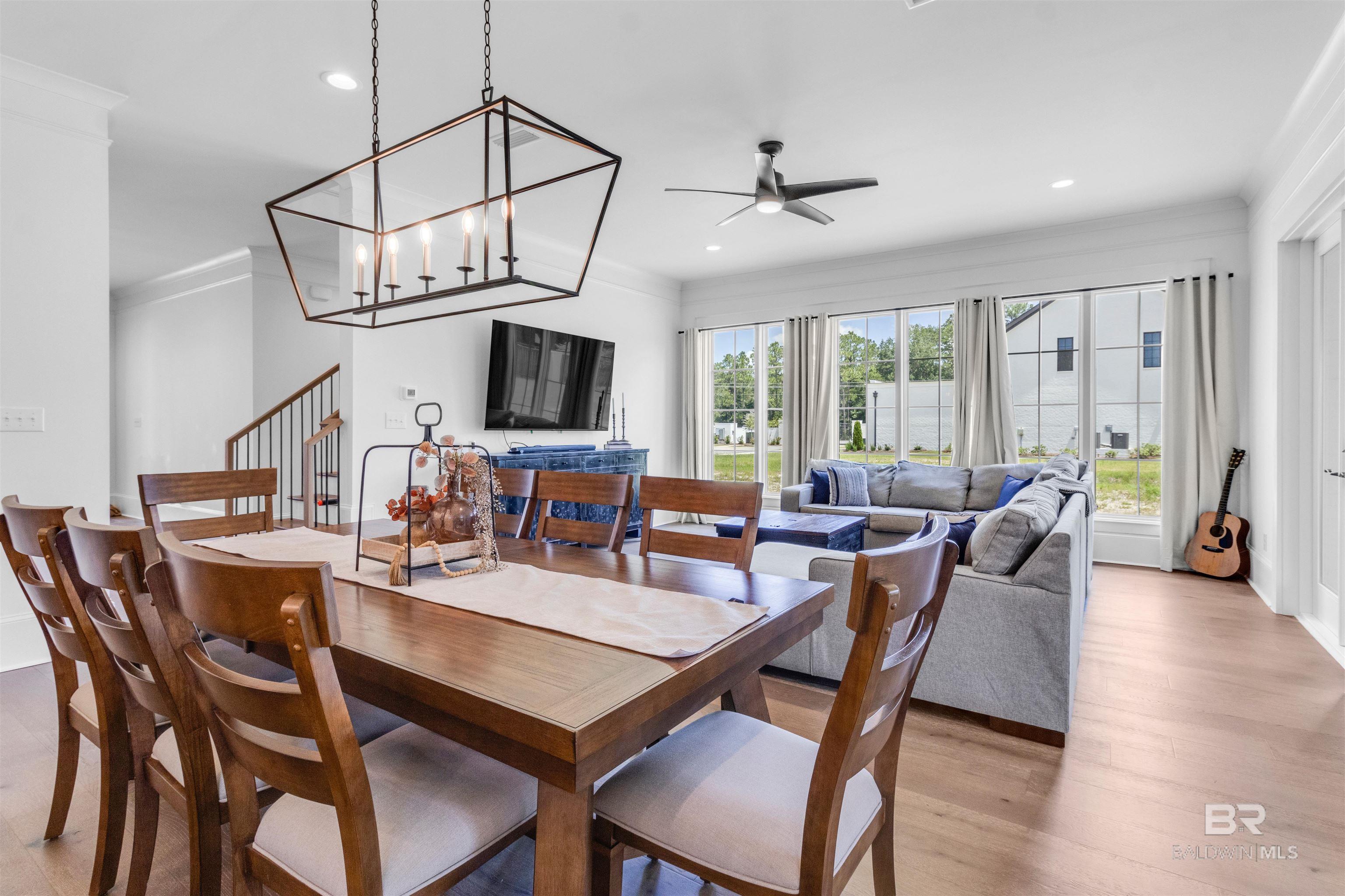 2820 Straits Boulevard