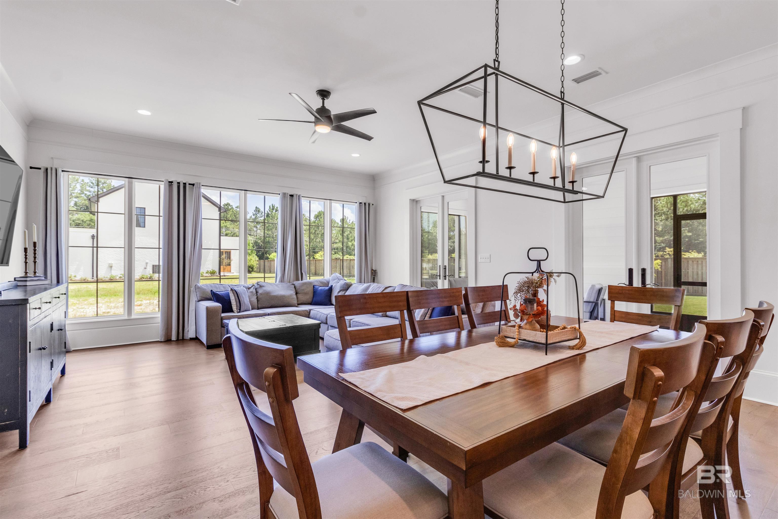 2820 Straits Boulevard