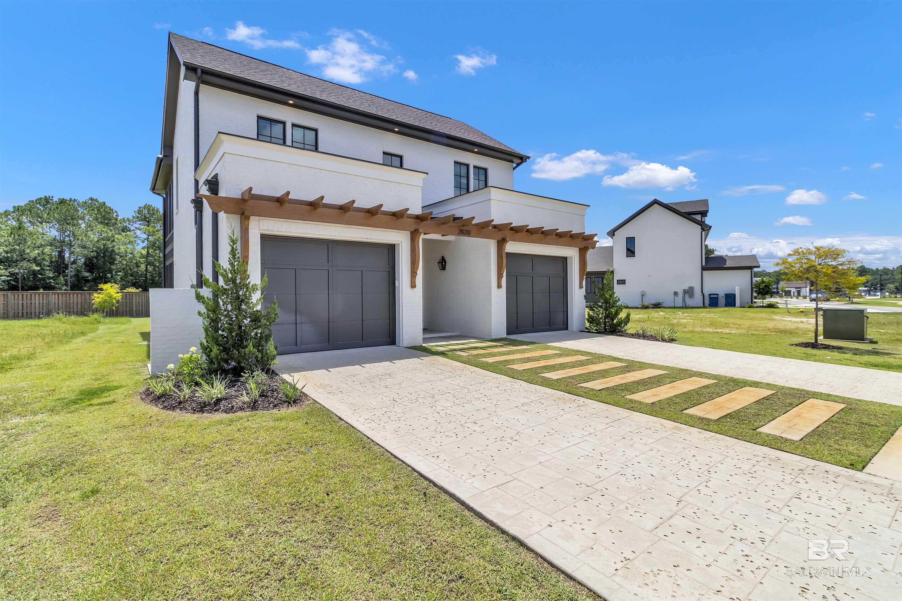 2820 Straits Boulevard