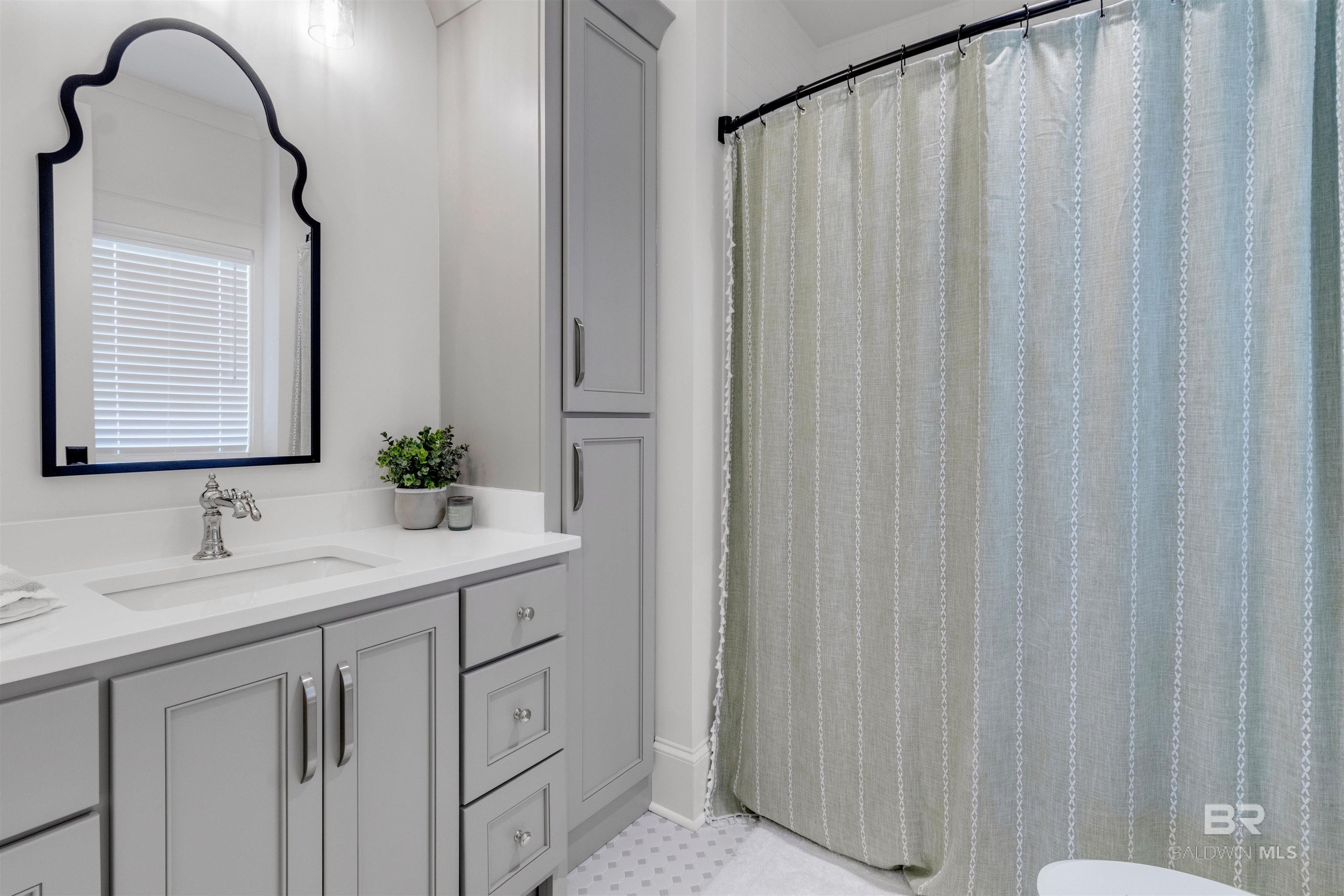 2820 Straits Boulevard