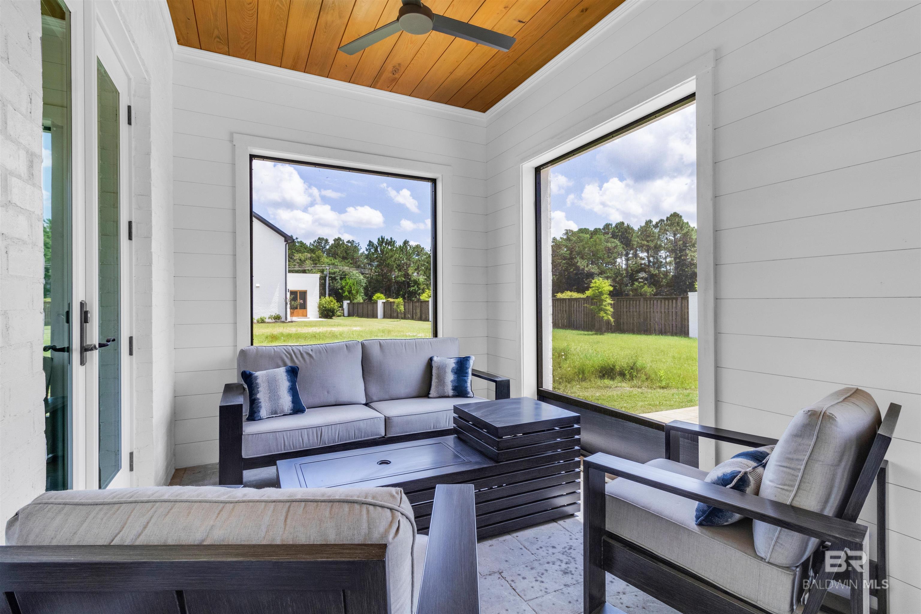 2820 Straits Boulevard