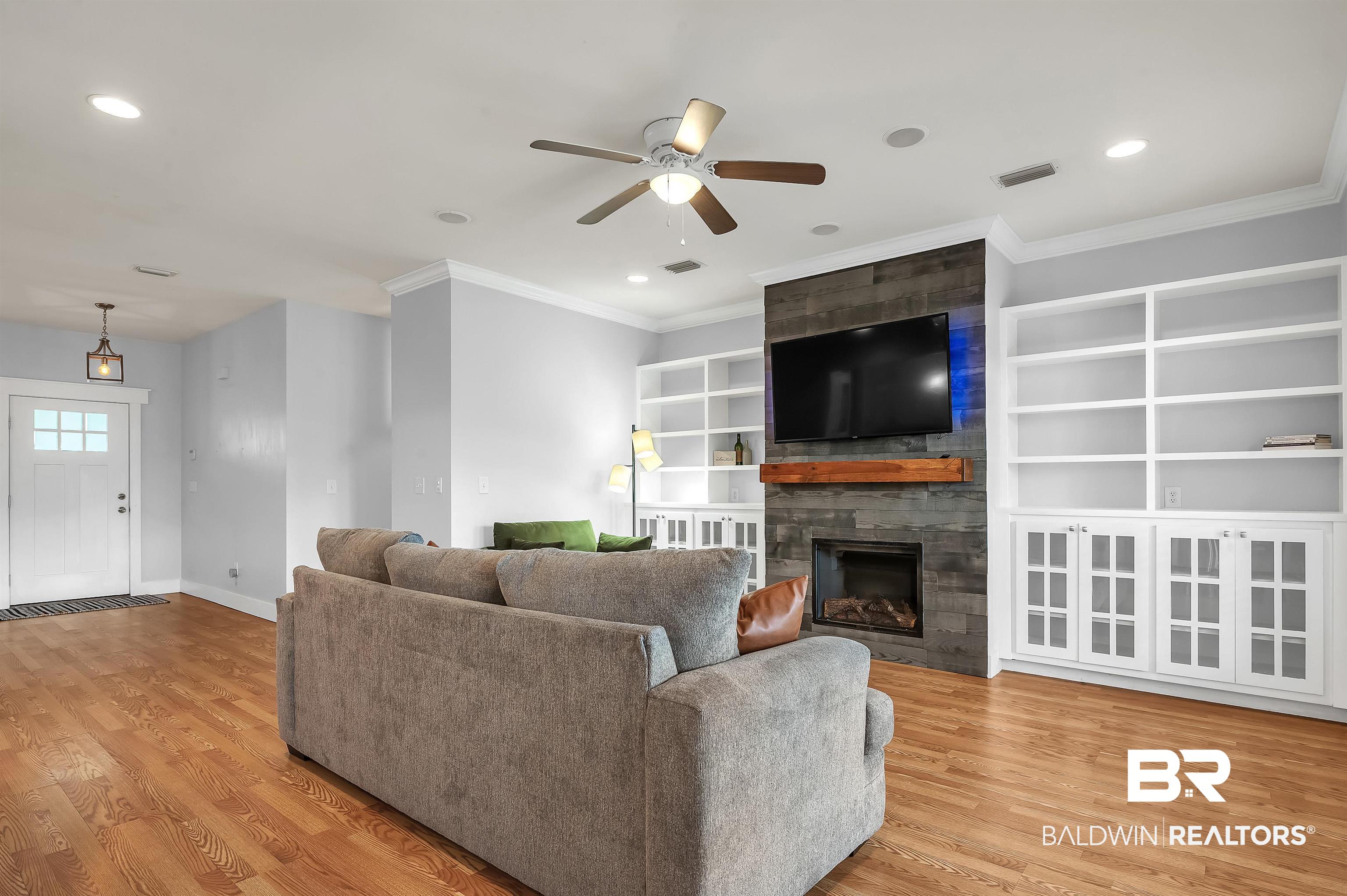 25473 Lakeland Drive