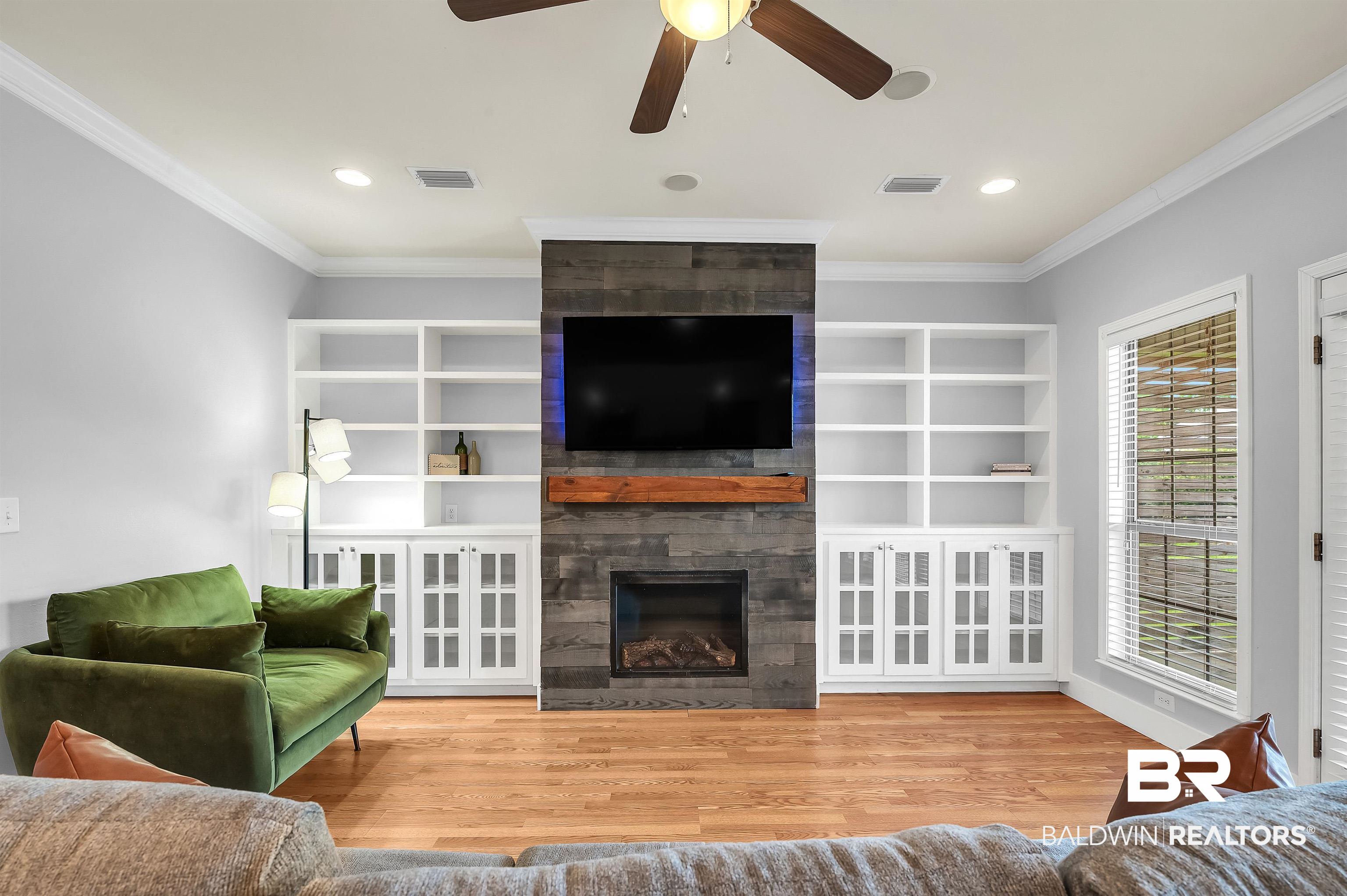 25473 Lakeland Drive