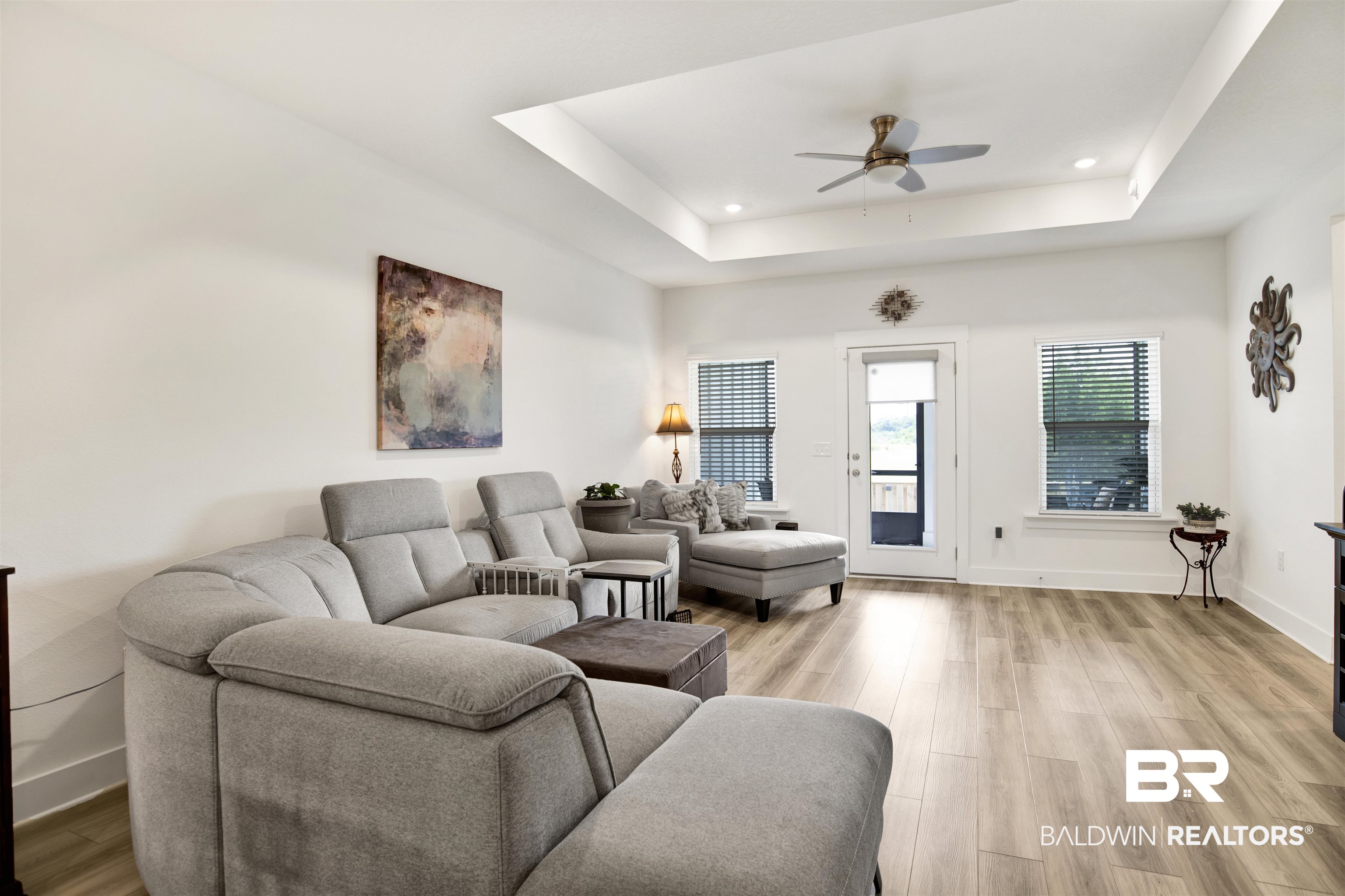 9894 Weller Cove