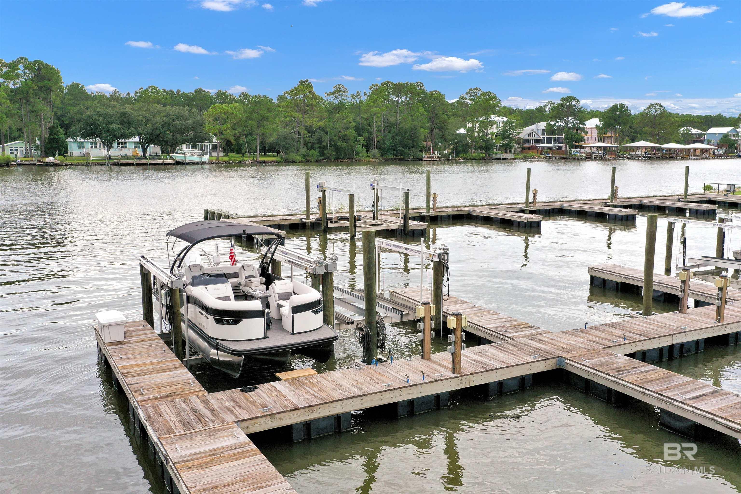 868 Inlet Circle