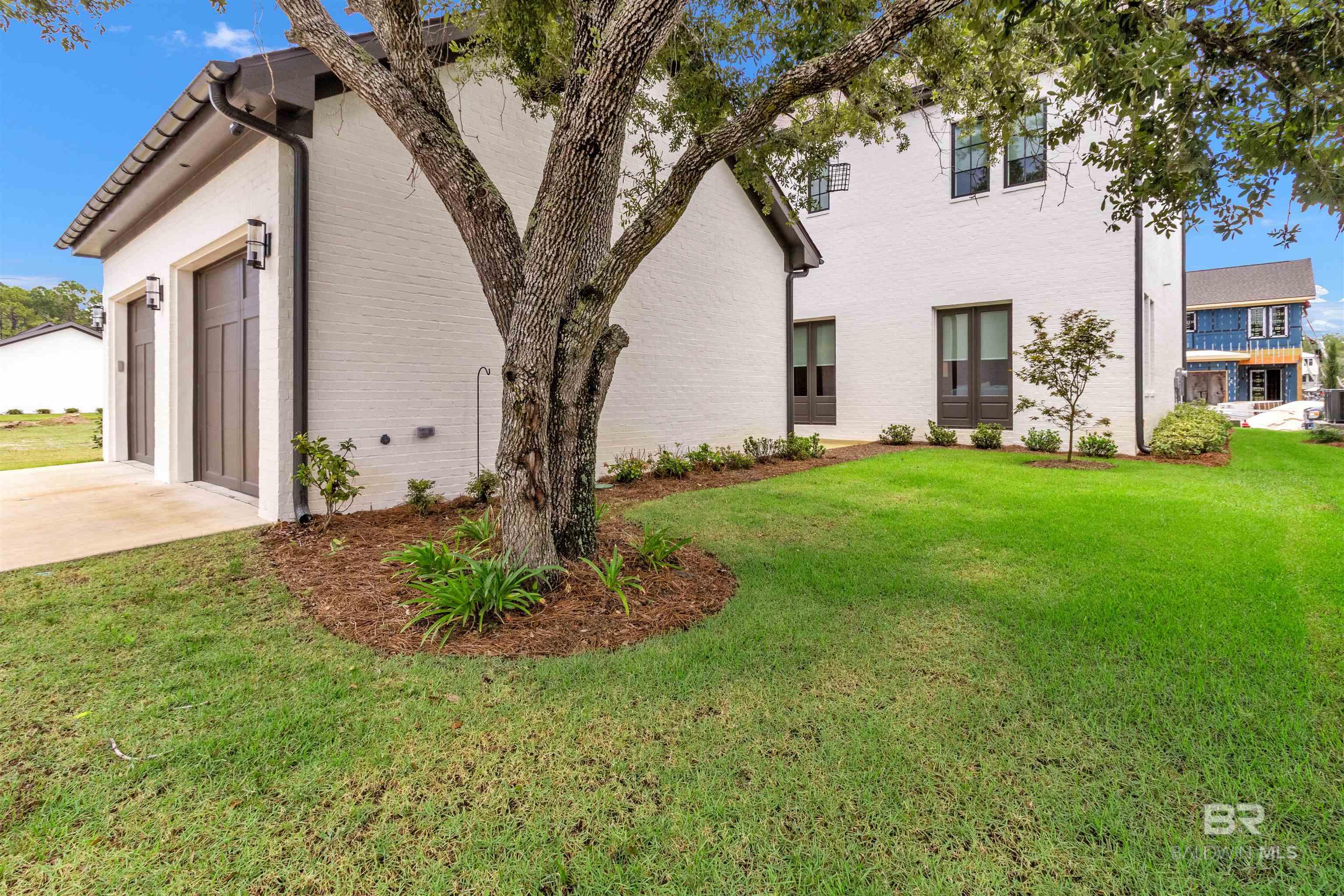 868 Inlet Circle