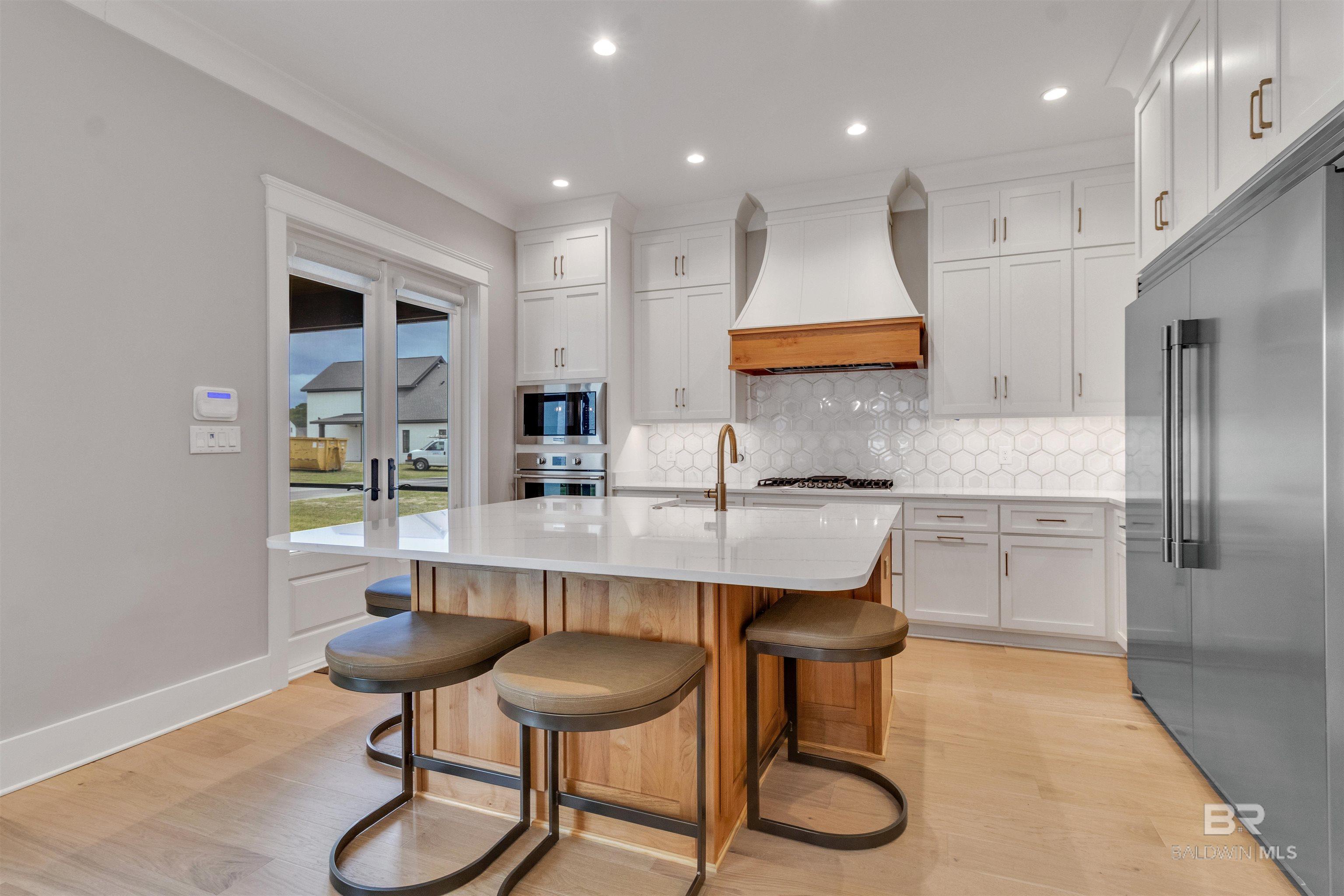 868 Inlet Circle