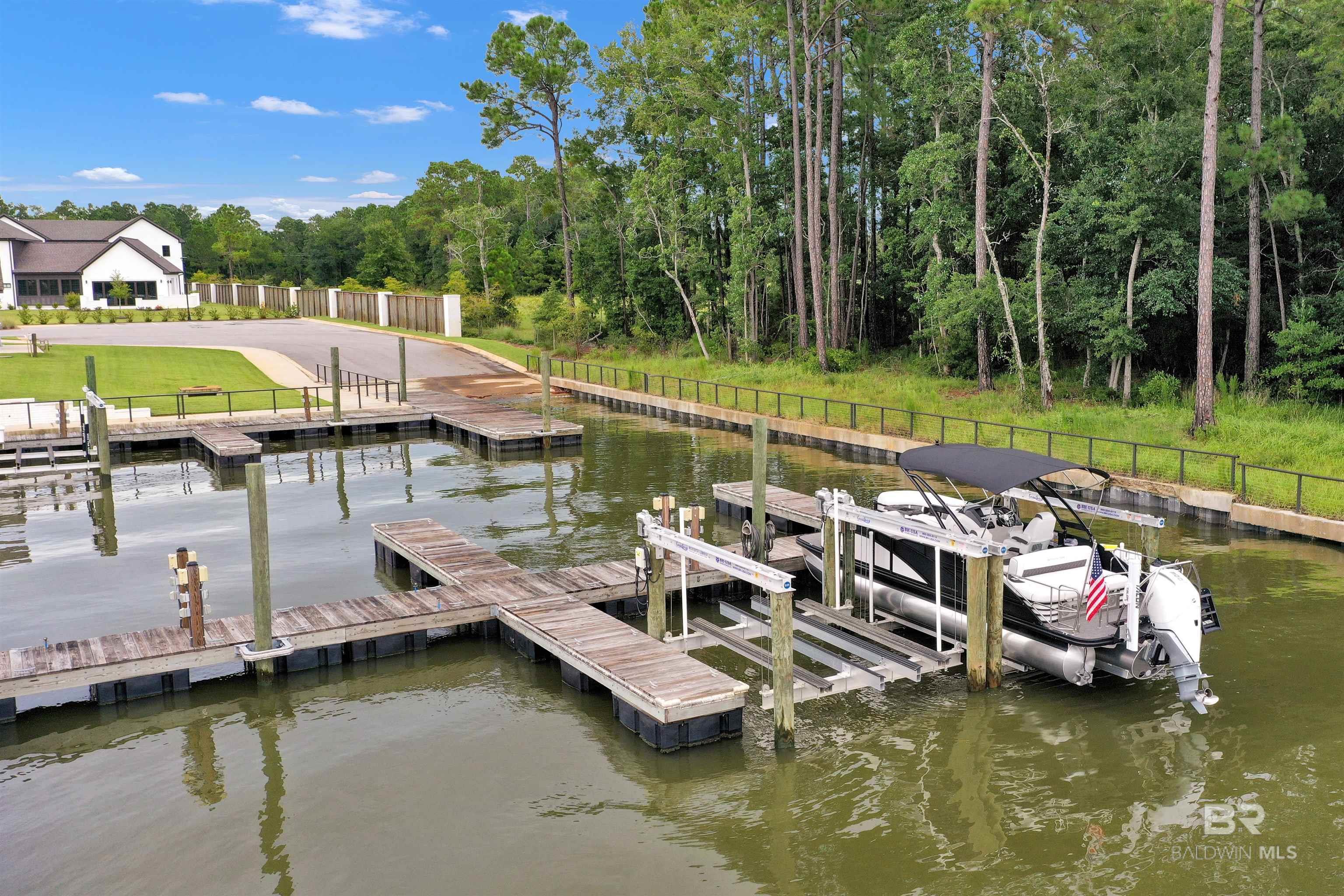 868 Inlet Circle