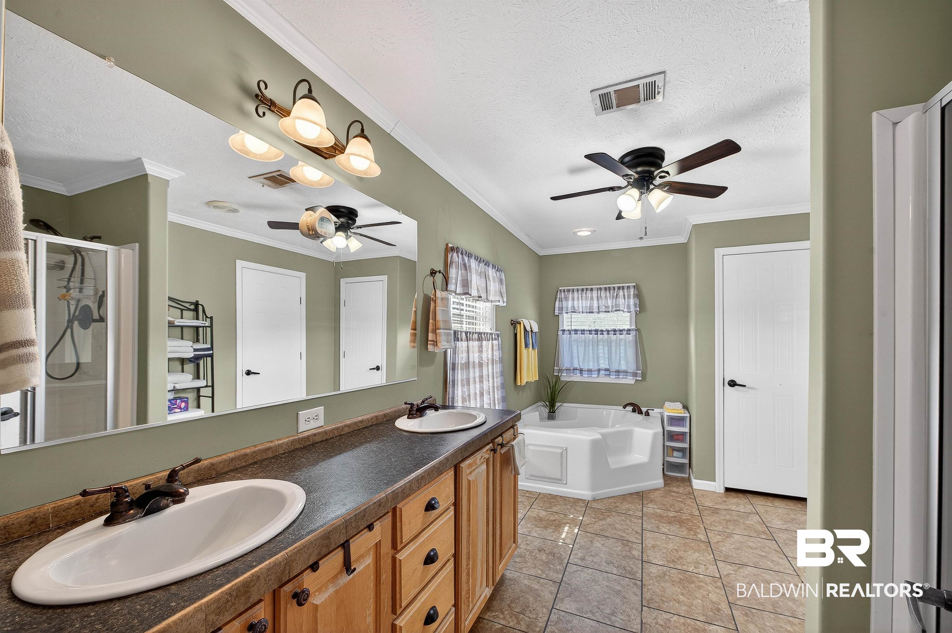 10821 York Lane