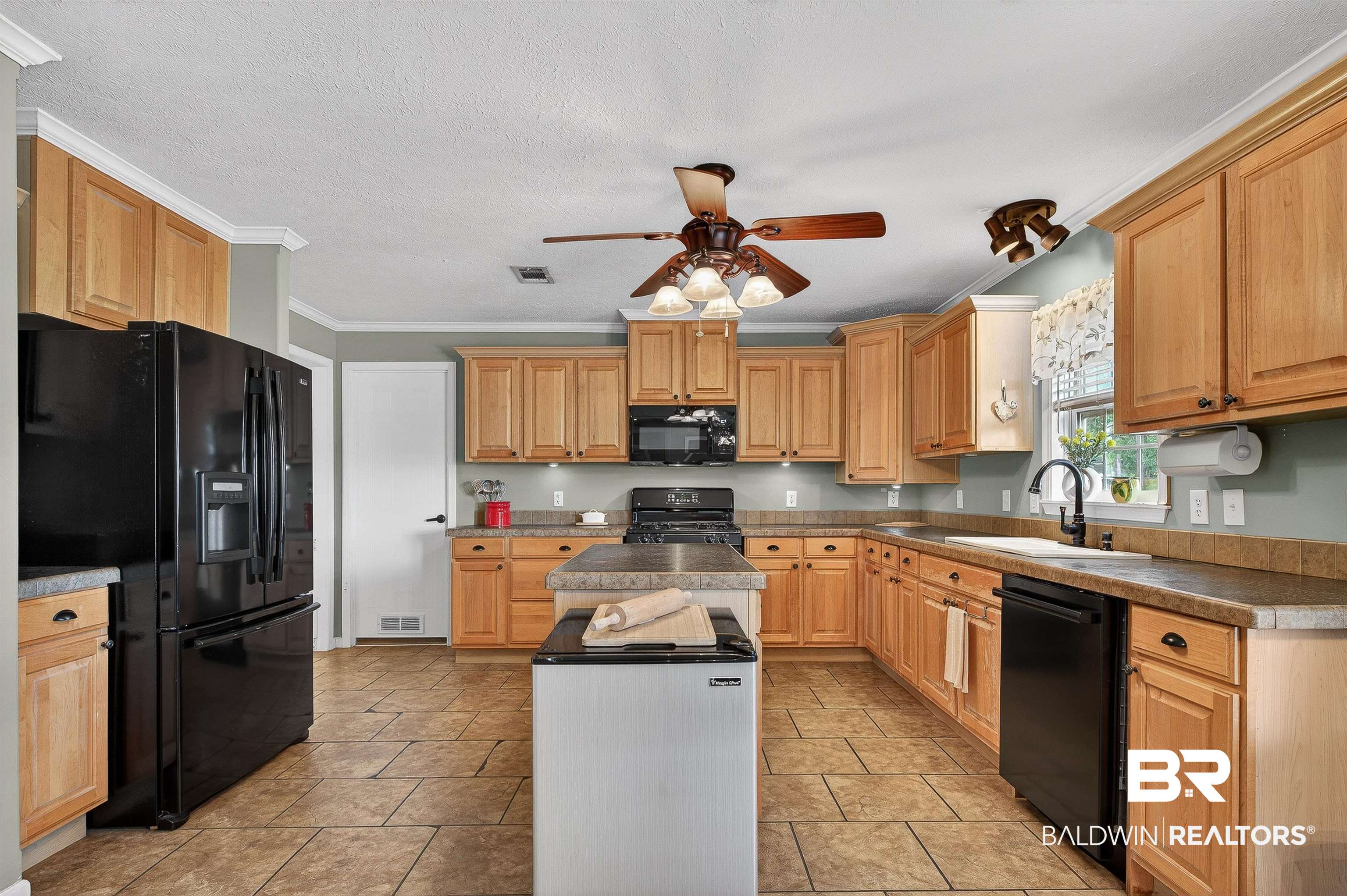 10821 York Lane