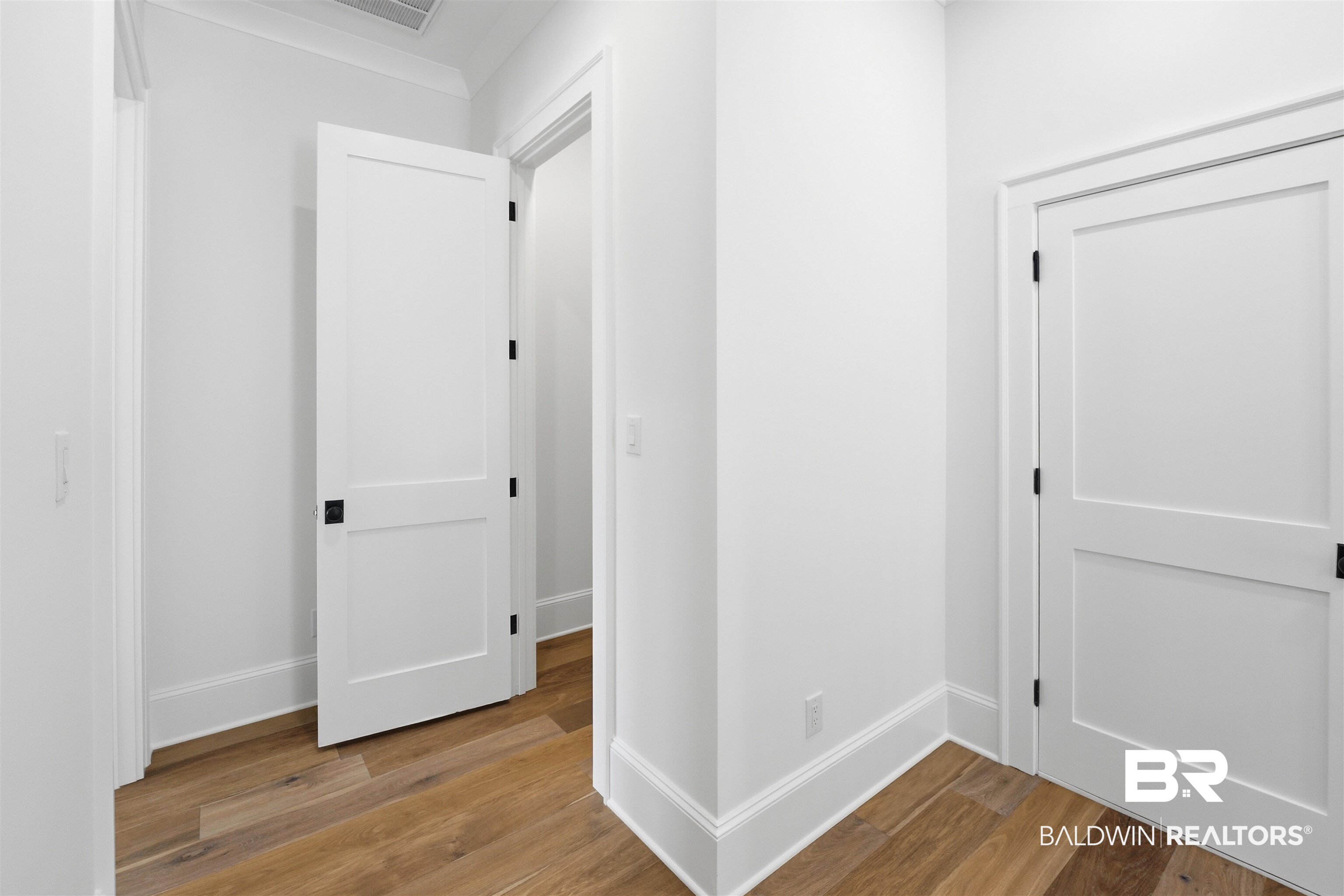 841 Inlet Circle