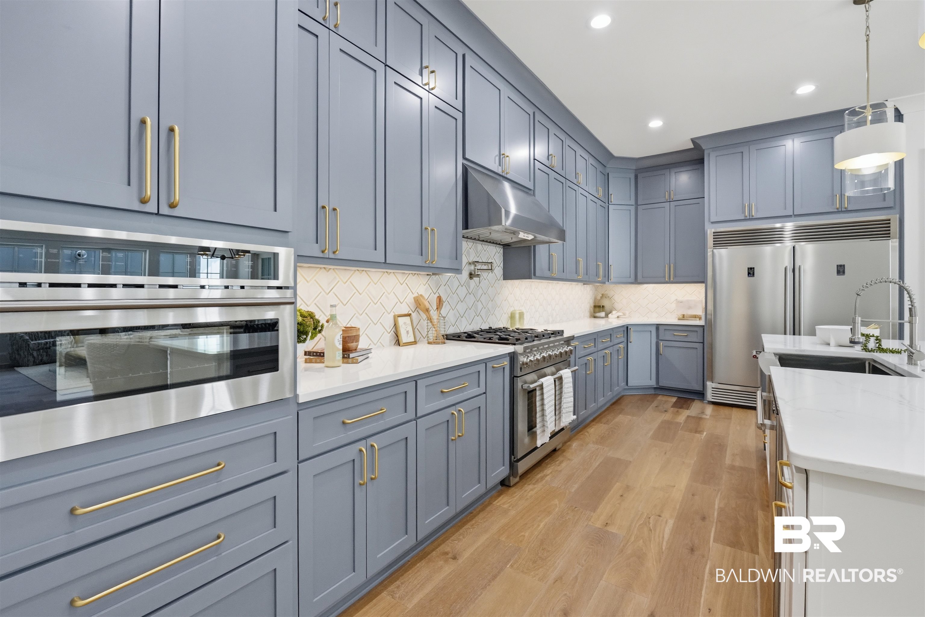 841 Inlet Circle