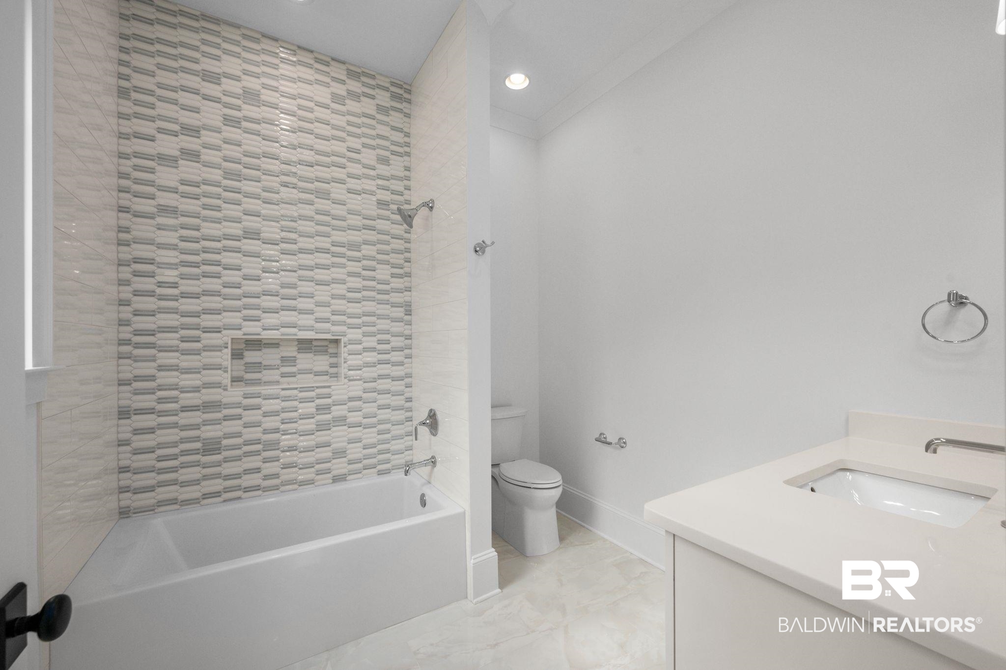 841 Inlet Circle