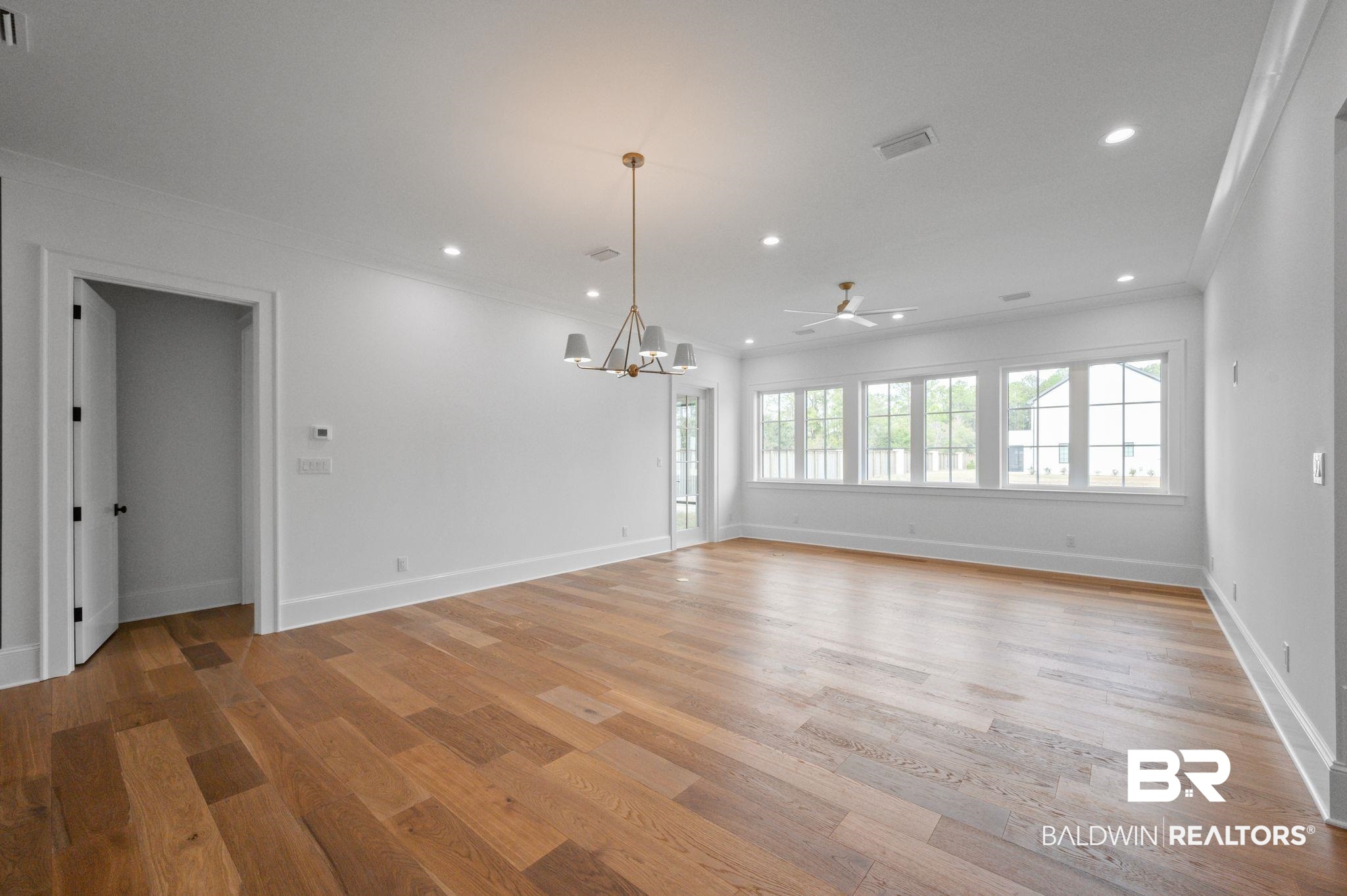 841 Inlet Circle