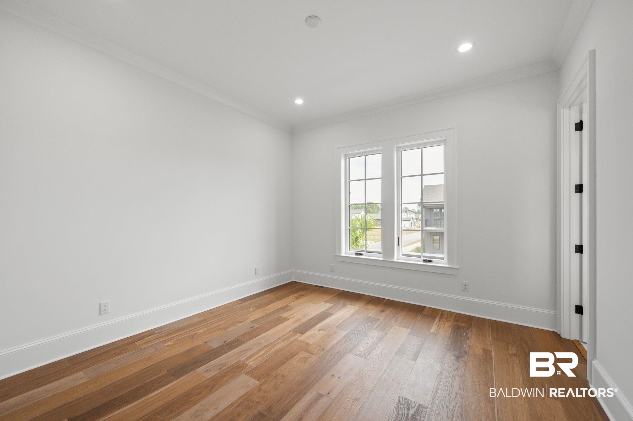 841 Inlet Circle
