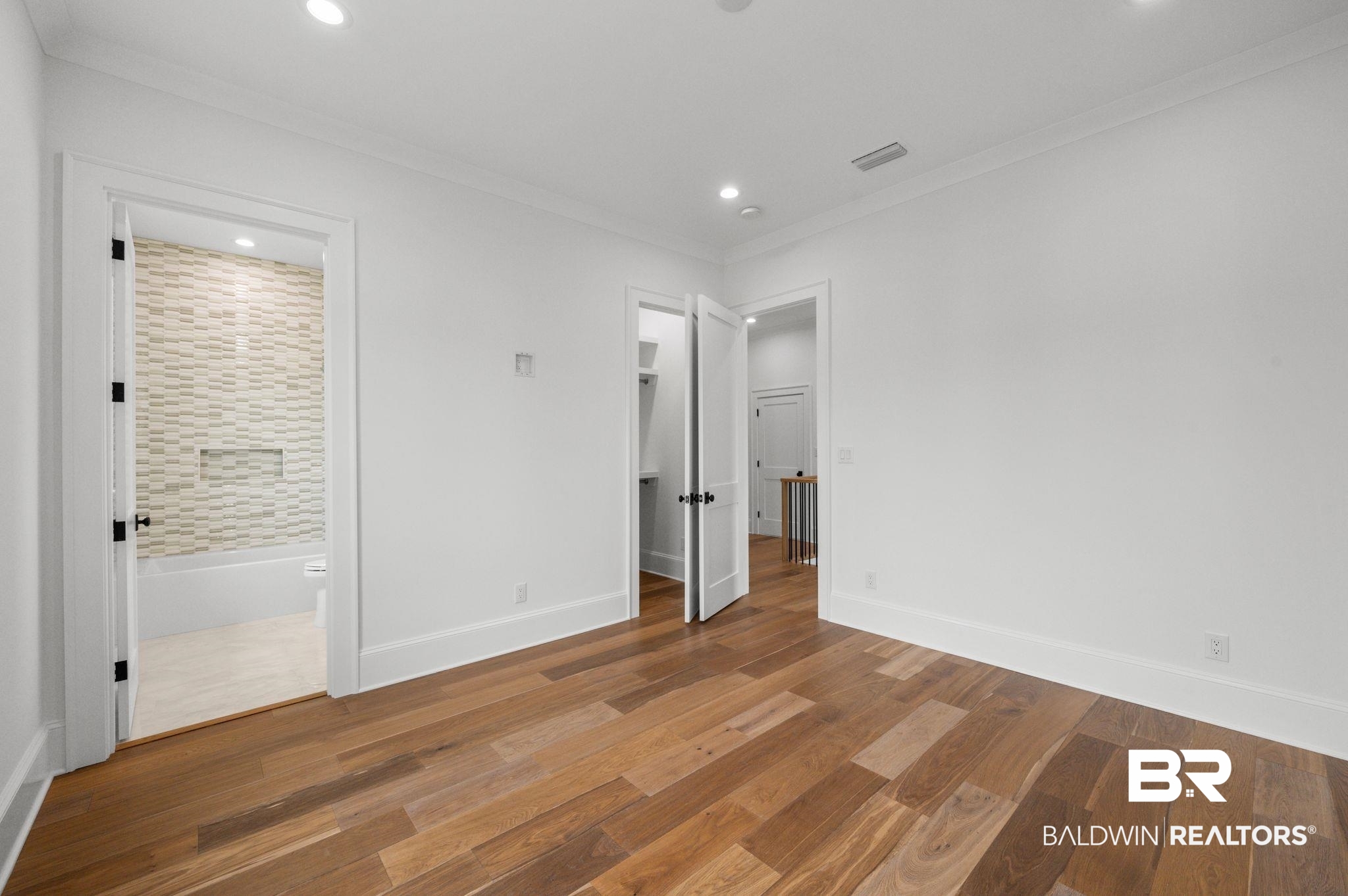 841 Inlet Circle