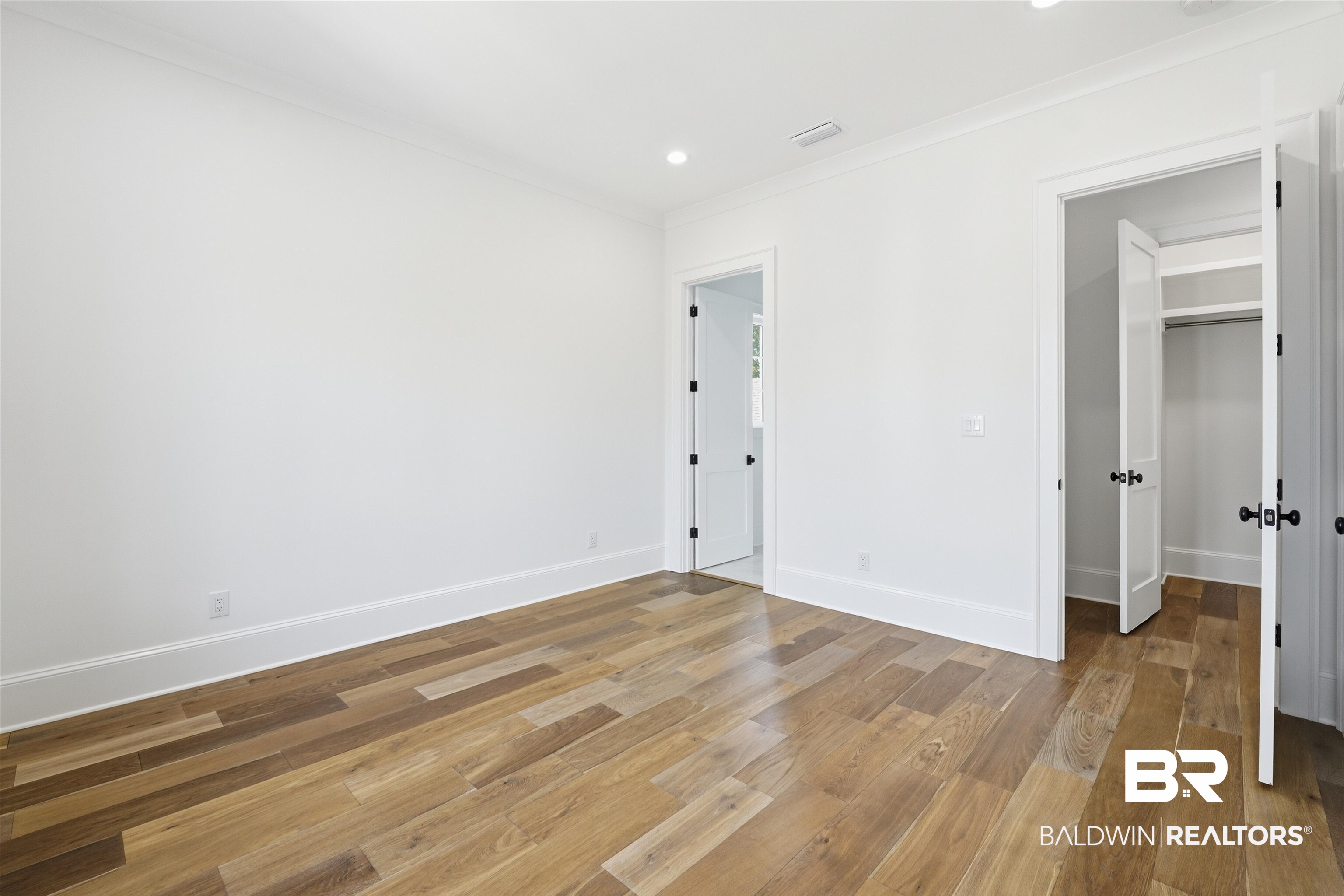 841 Inlet Circle