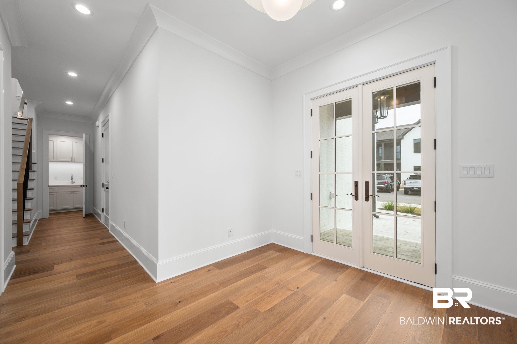 841 Inlet Circle