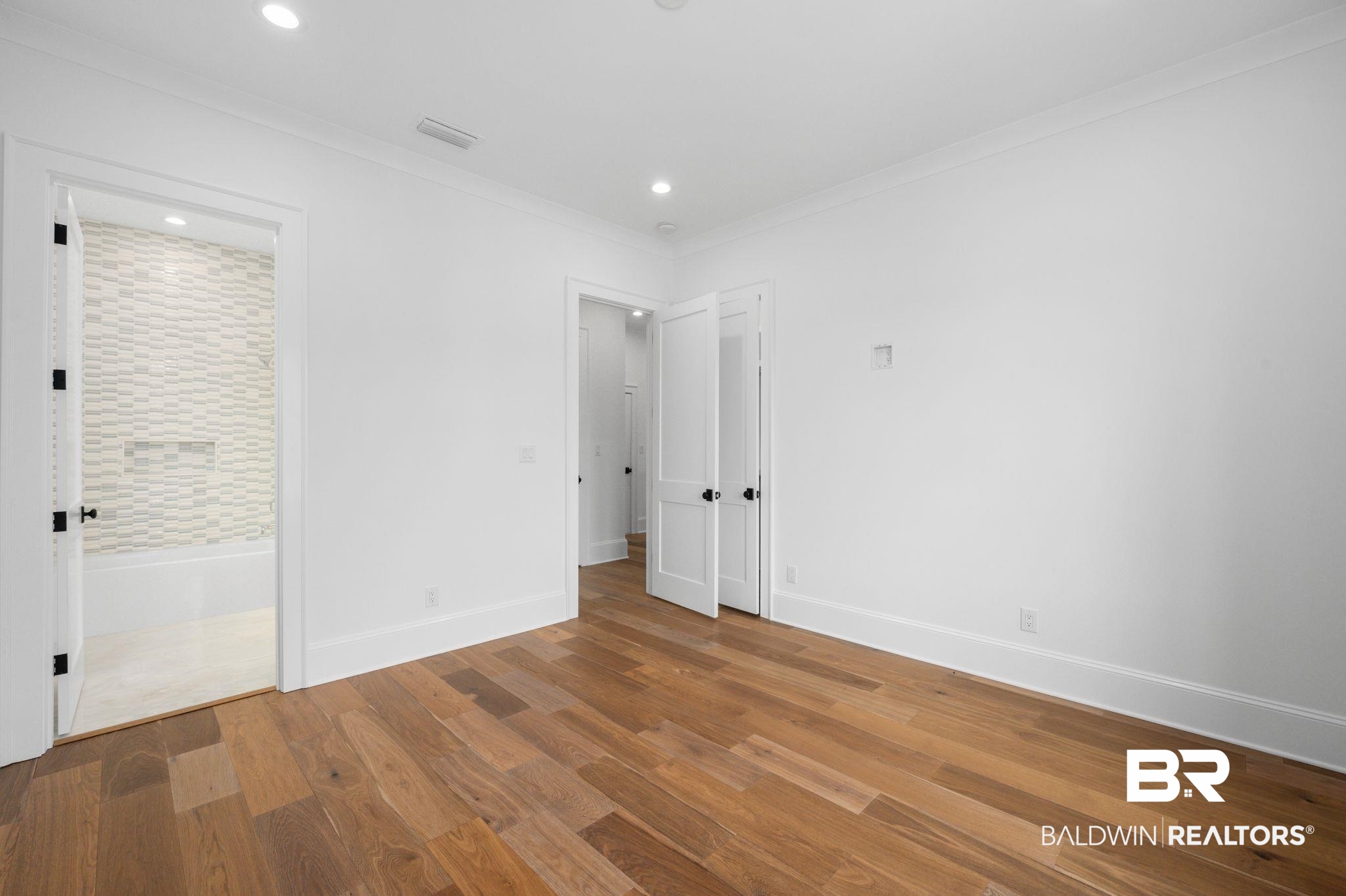 841 Inlet Circle