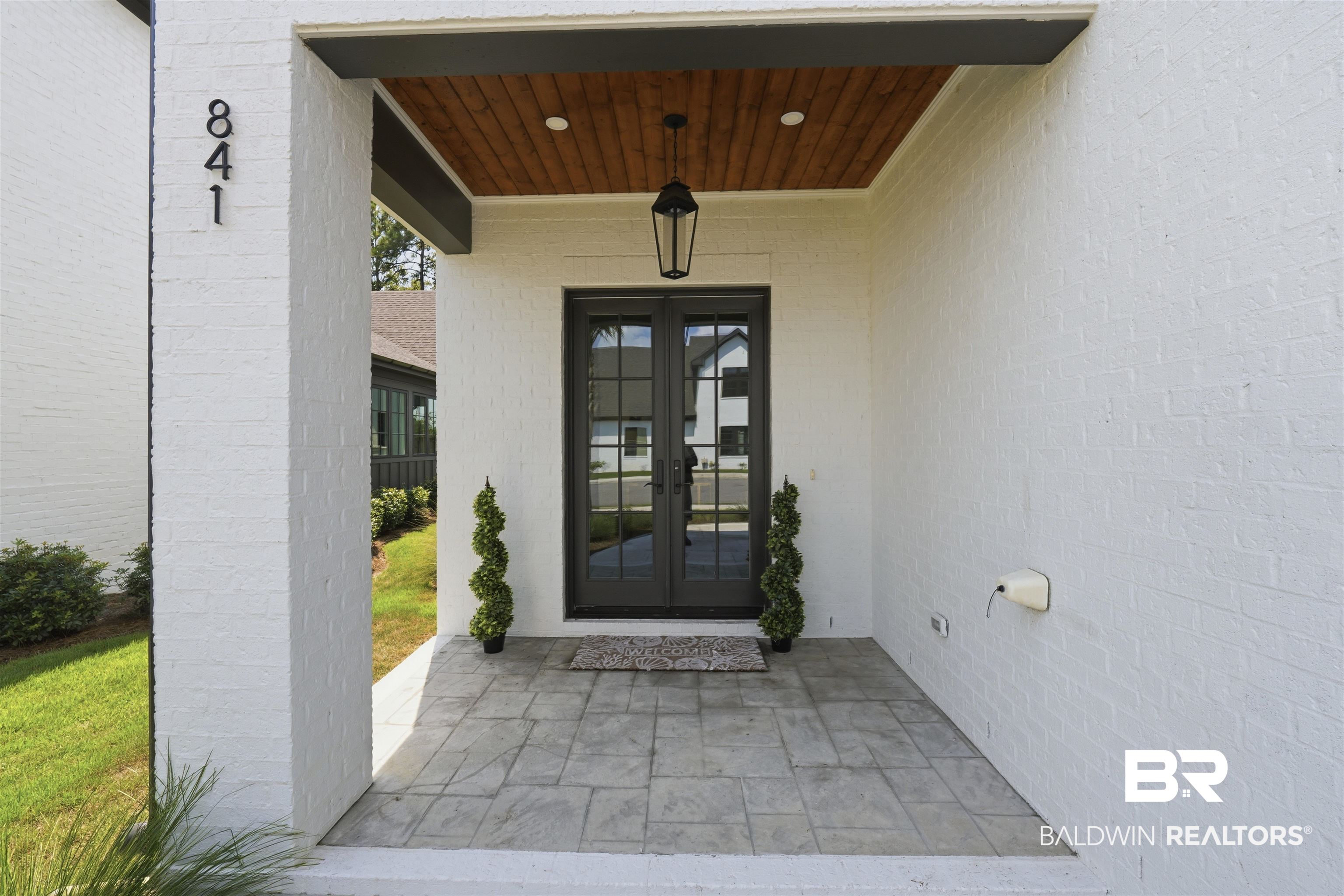 841 Inlet Circle